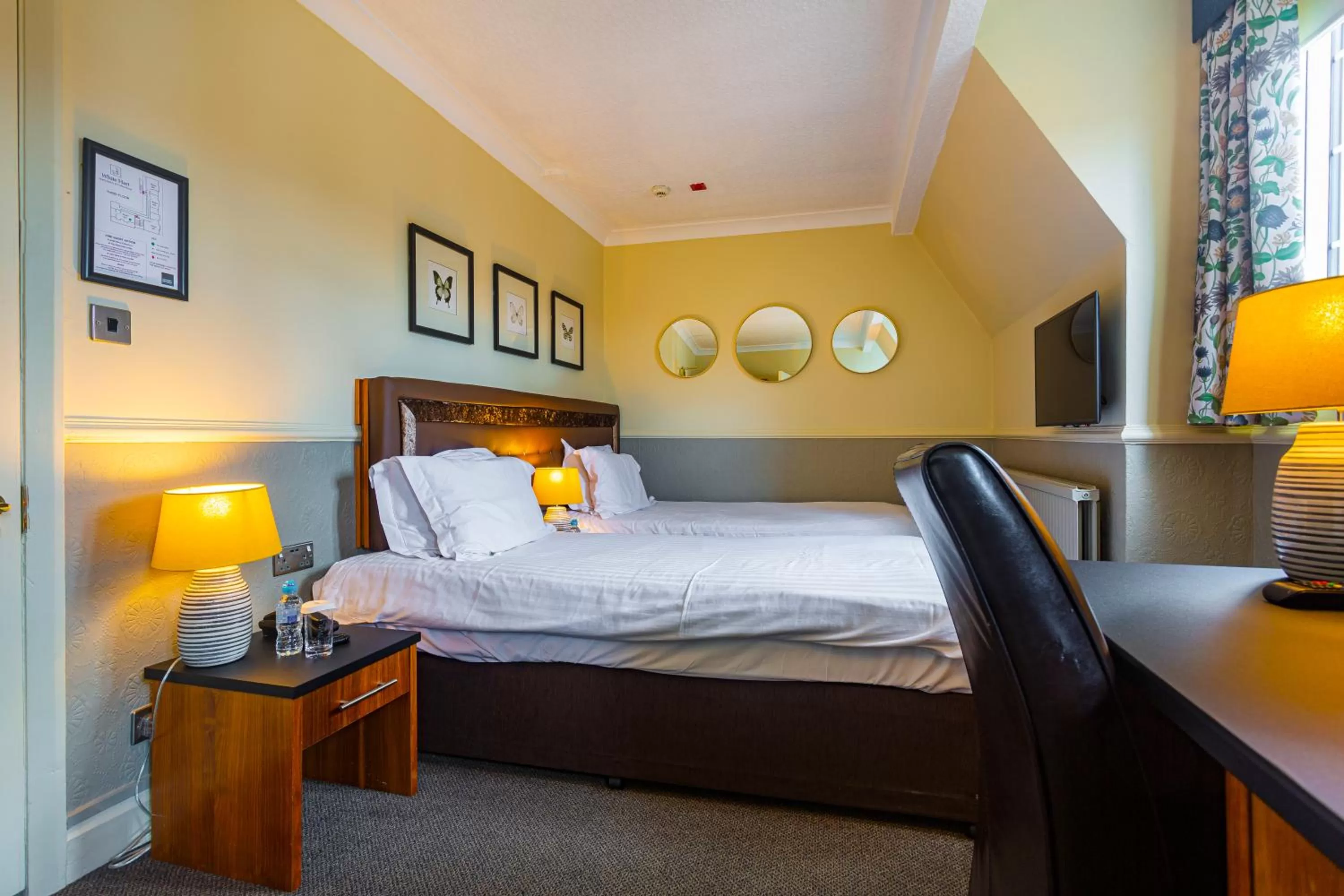 Bedroom, Bed in The White Hart Hotel, Boston, Lincolnshire - The Coaching Inn Group