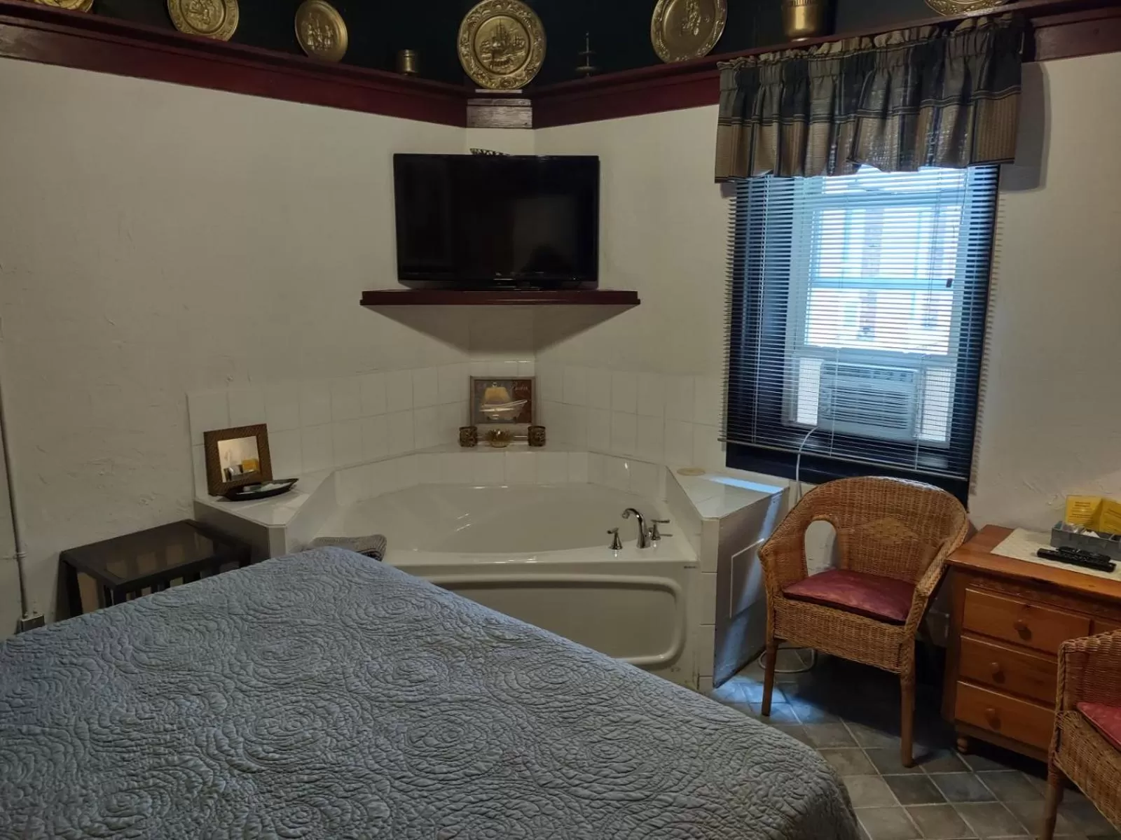 TV and multimedia, Bed in The King George Inn