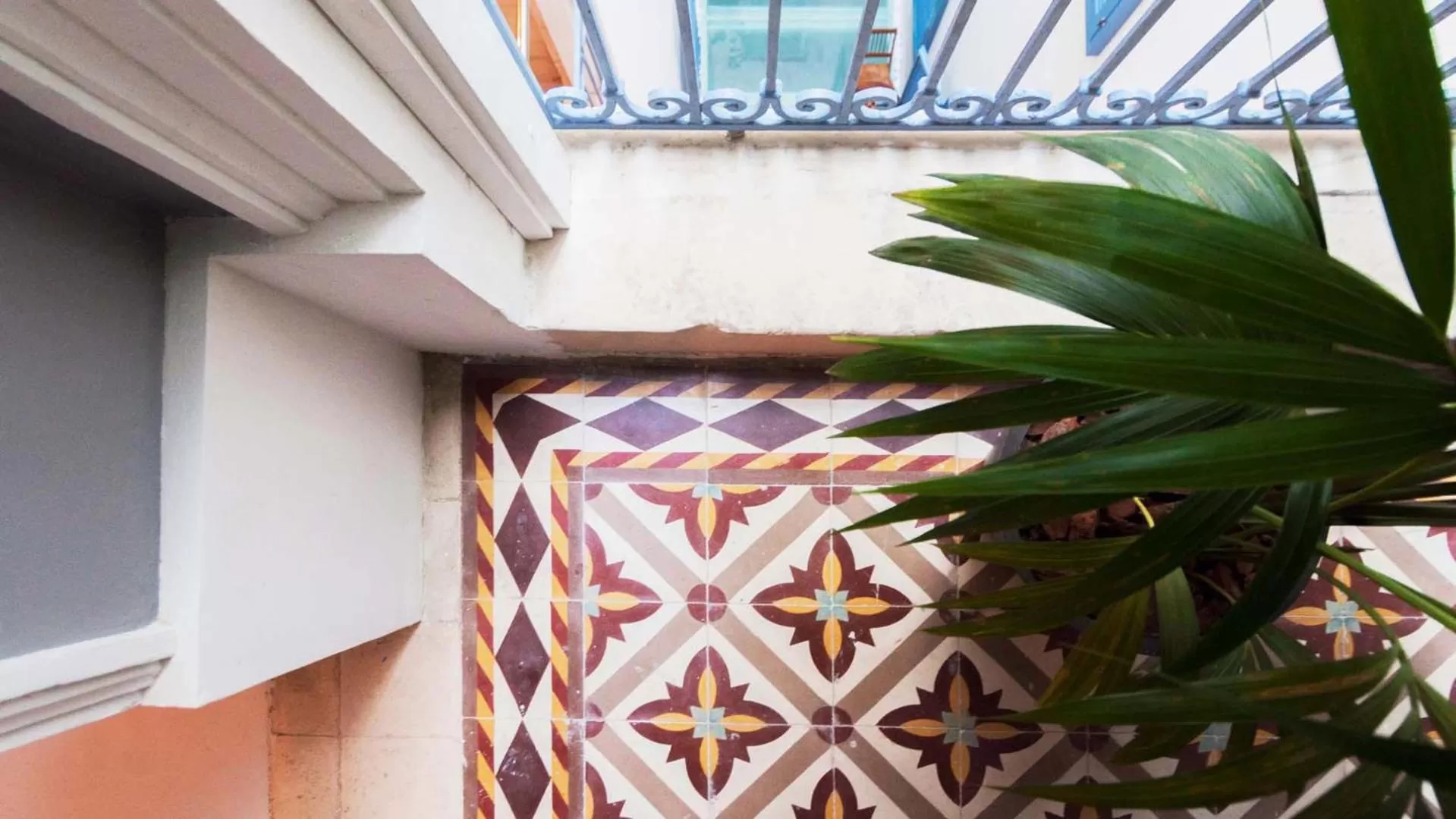 Decorative detail in AX The Saint John