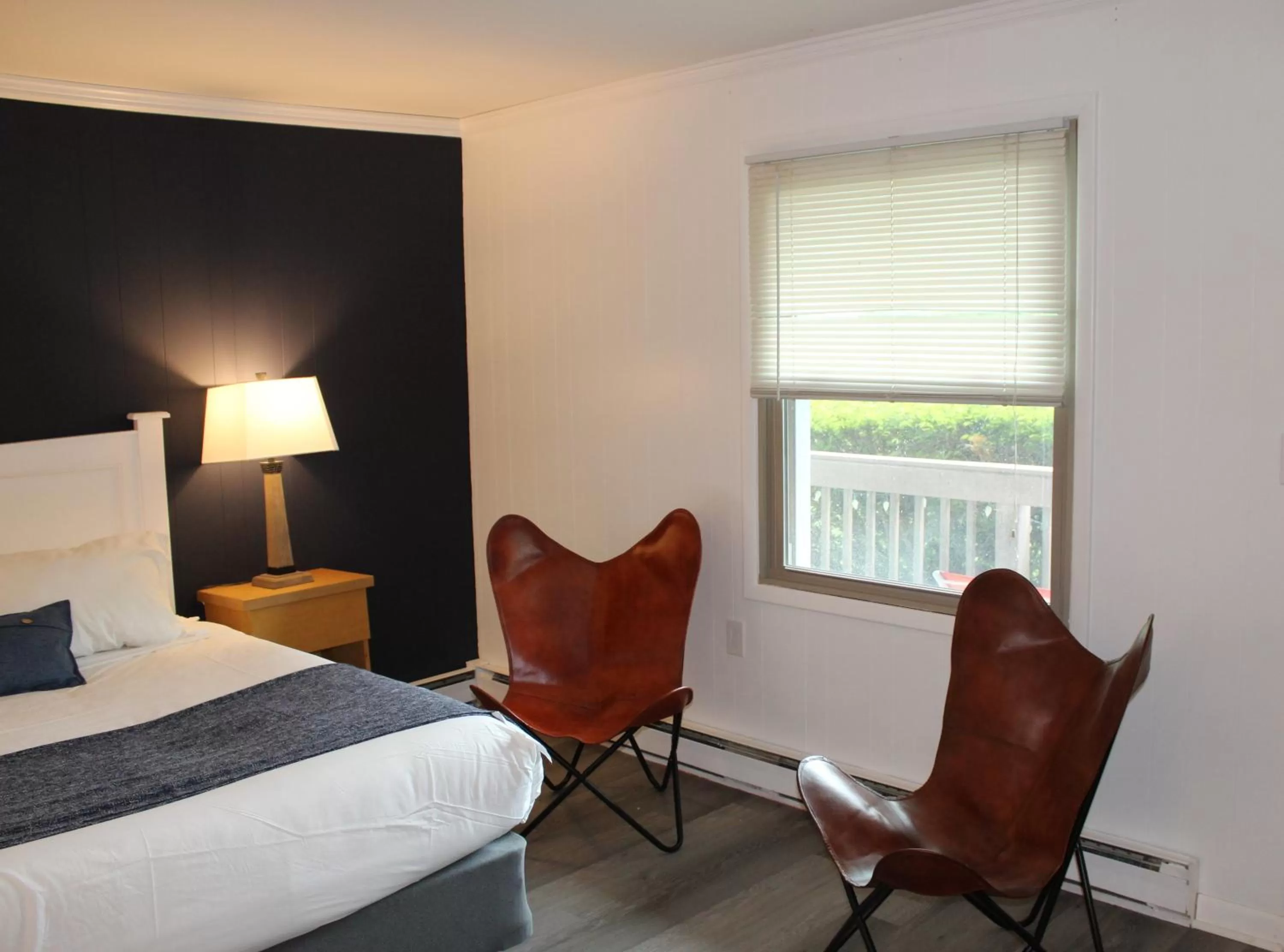 Bed in Catskill Seasons Inn