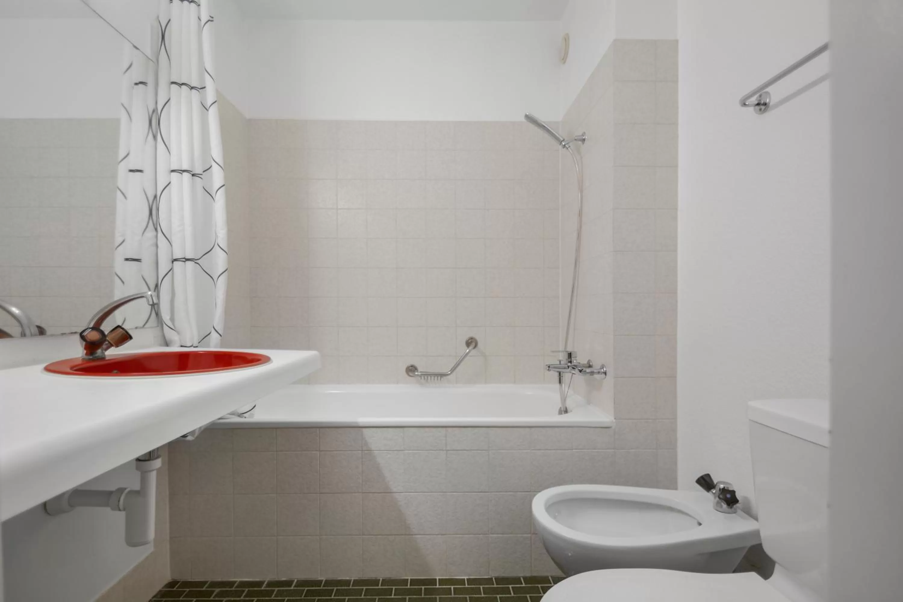 Bathroom in Neuchâtel City Hôtel