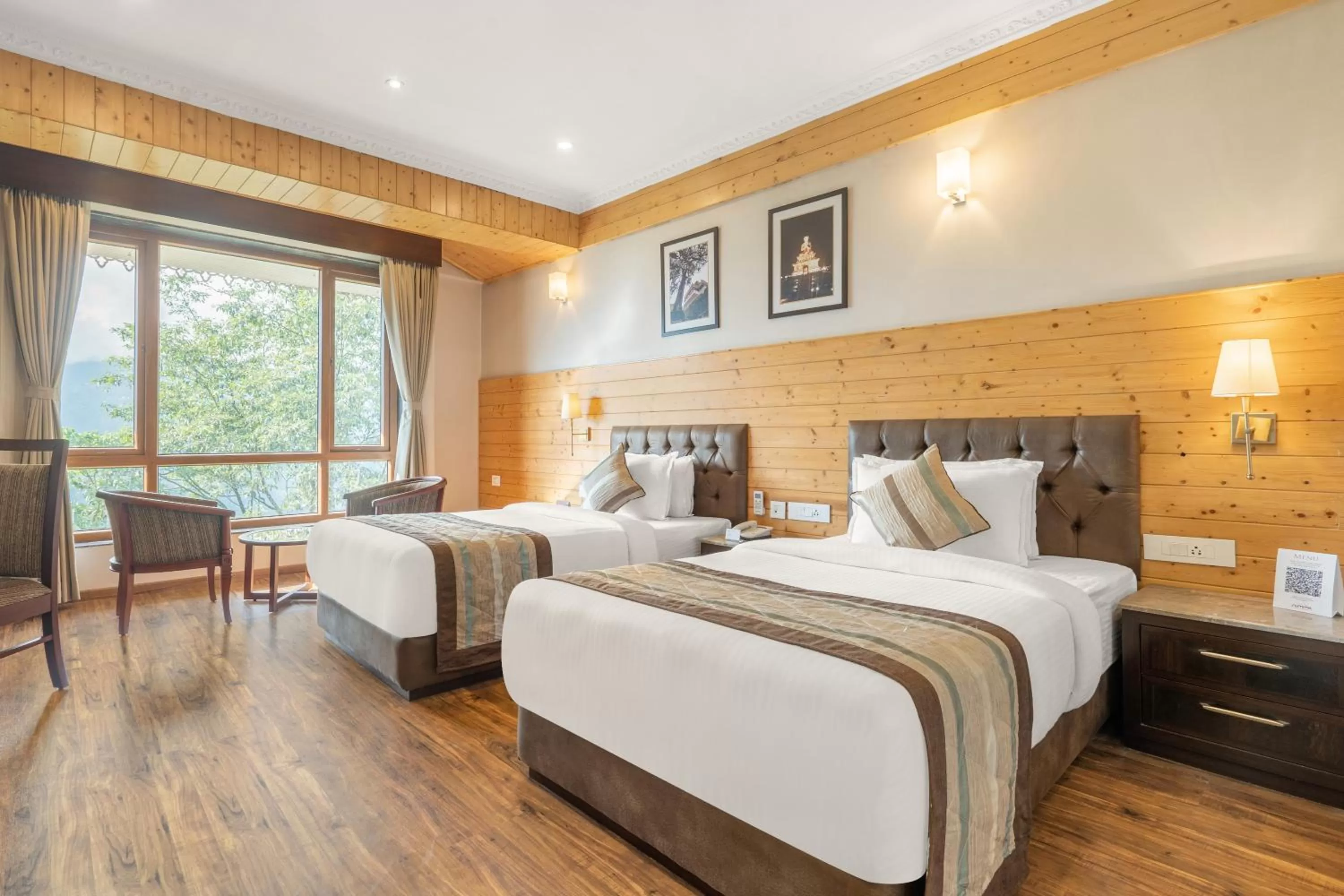 Bed in Summit Alpine Abode Hotel