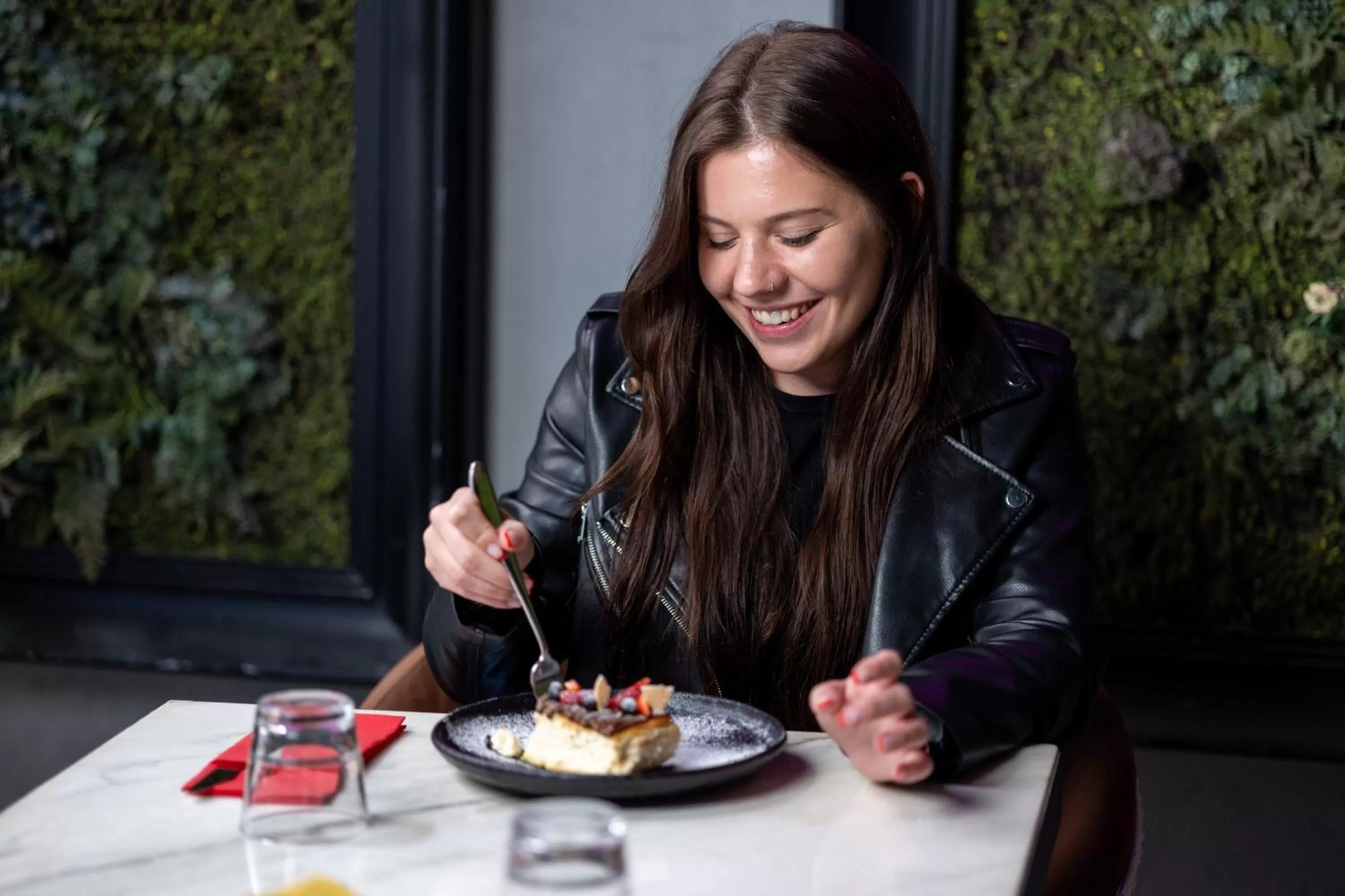 Restaurant/places to eat in Studio One Hotel