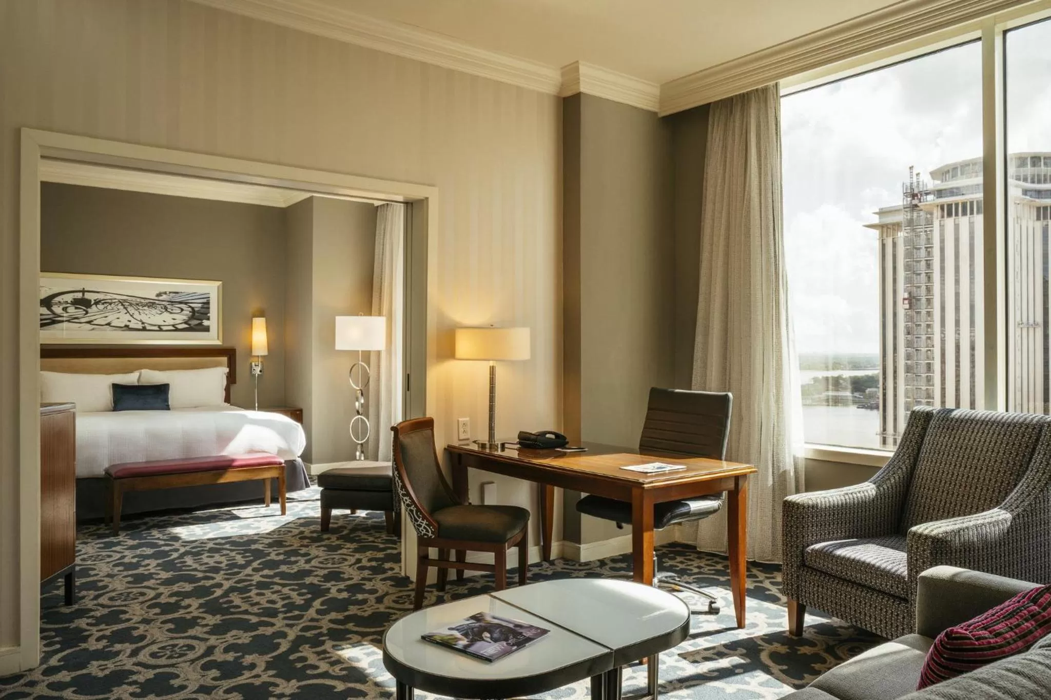 Photo of the whole room, Bed in Loews New Orleans Hotel