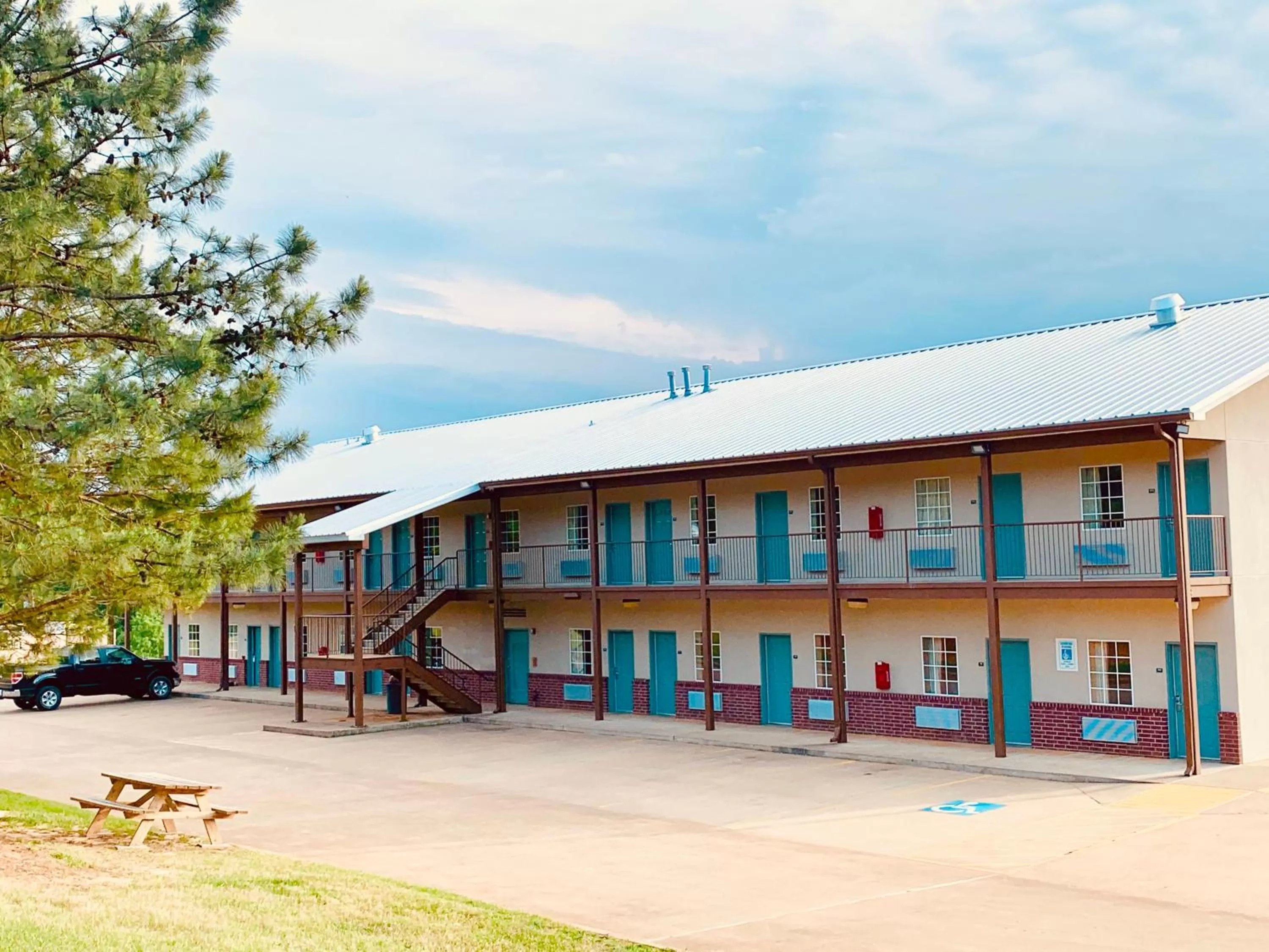 Property building in Weston Inn & Suites