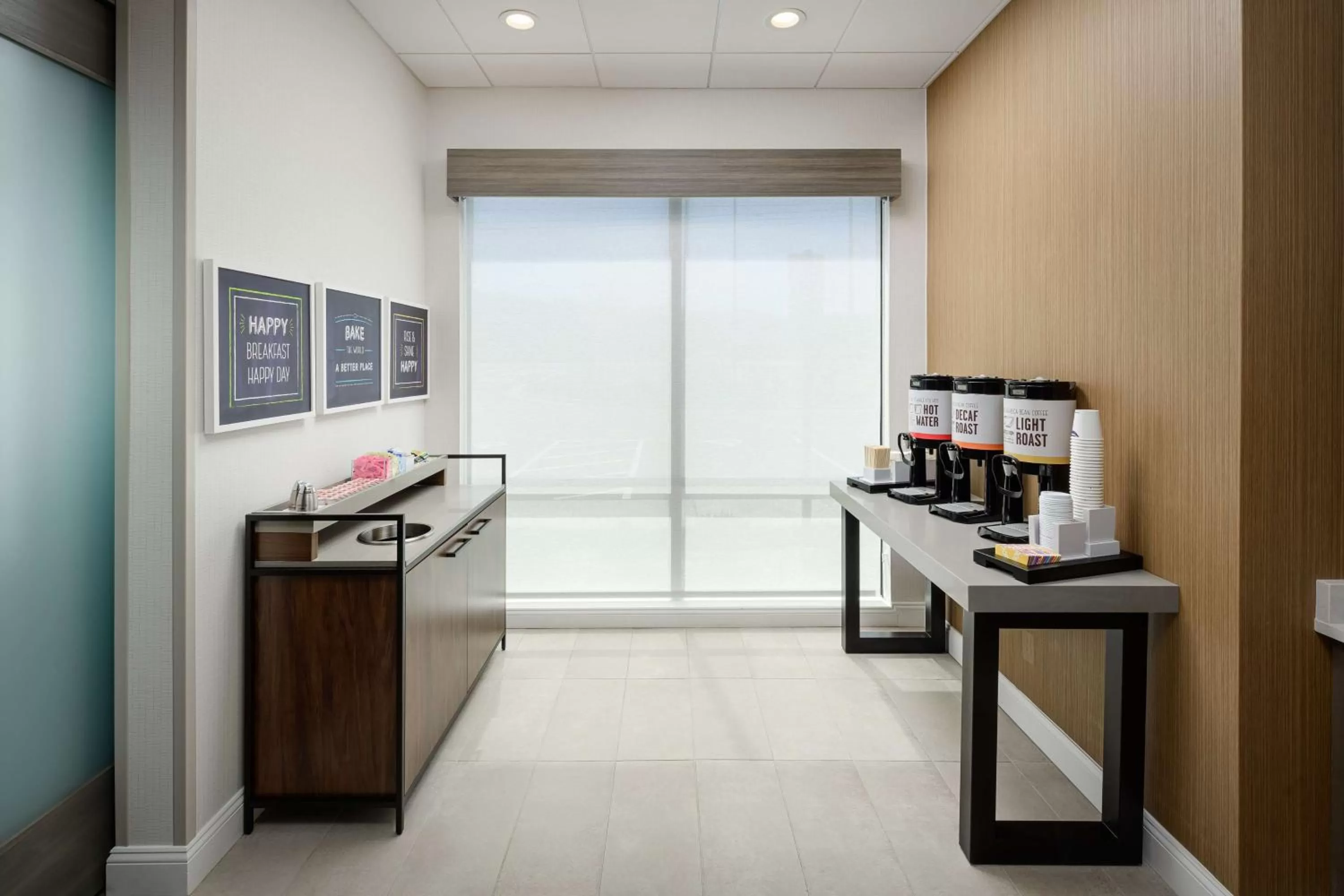 Dining area in Hampton Inn by Hilton Ashland City, Tn