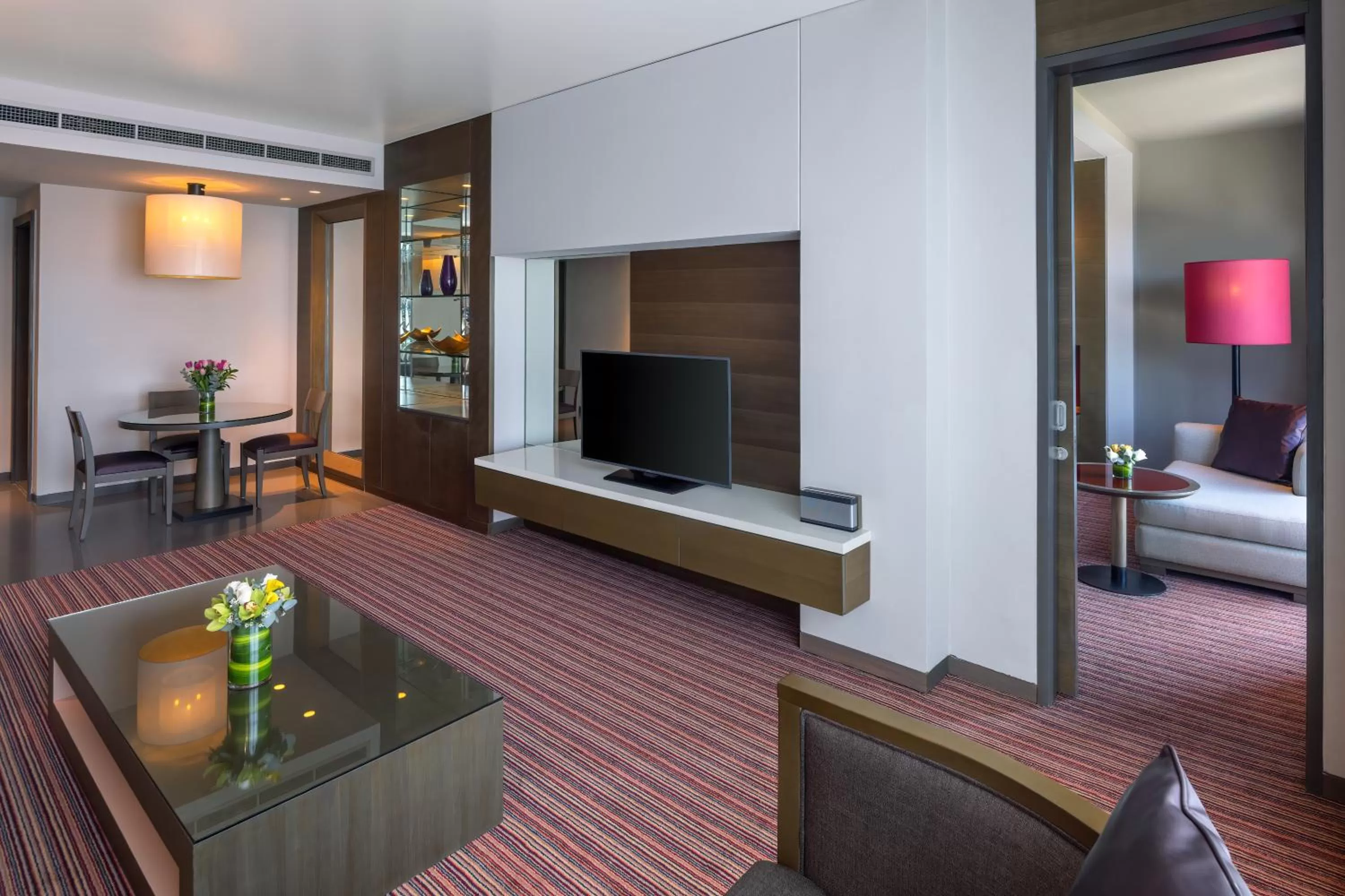 Evening entertainment in Park Rotana Abu Dhabi