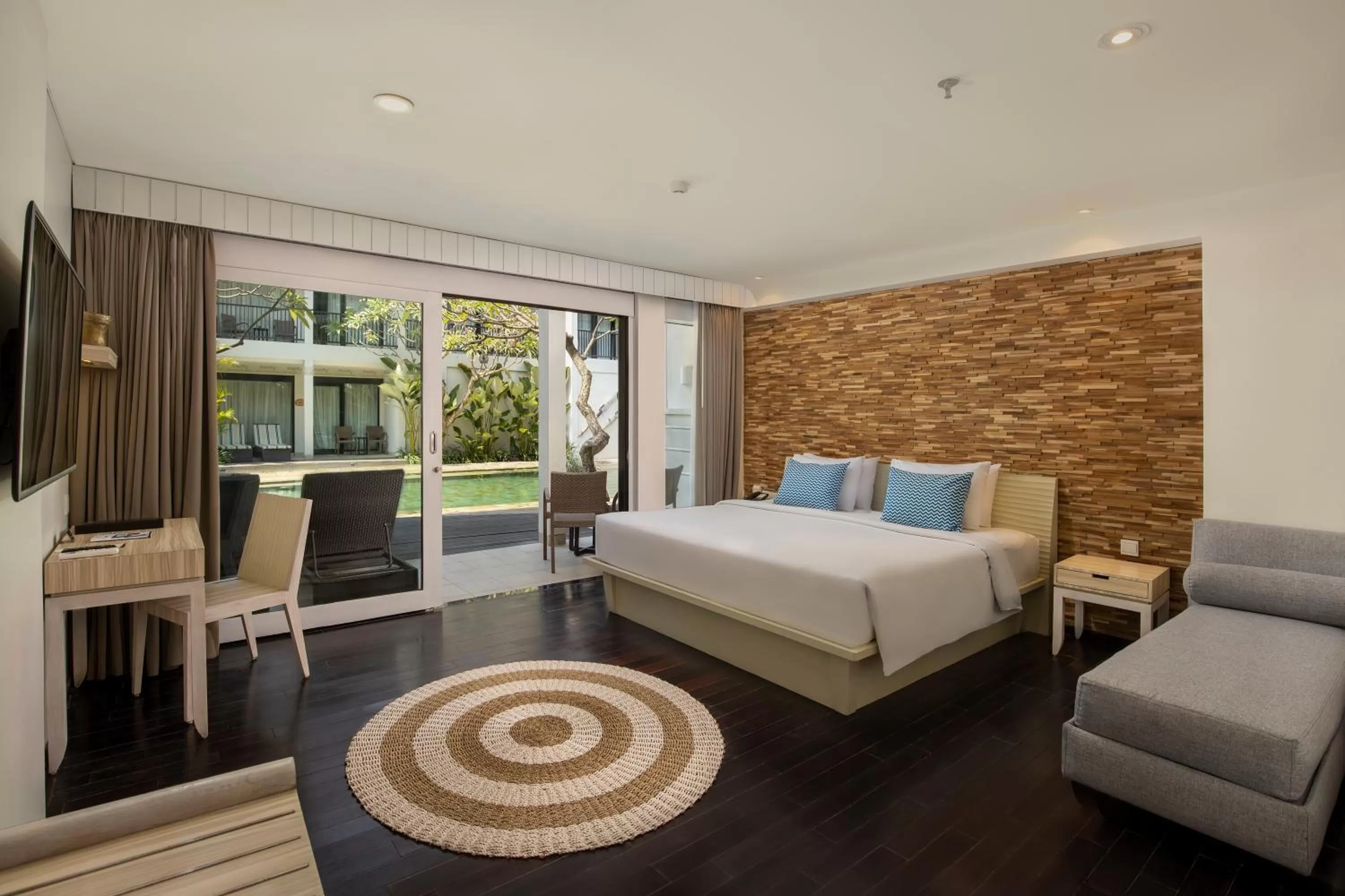 Photo of the whole room, Bed in Away Bali Legian Camakila