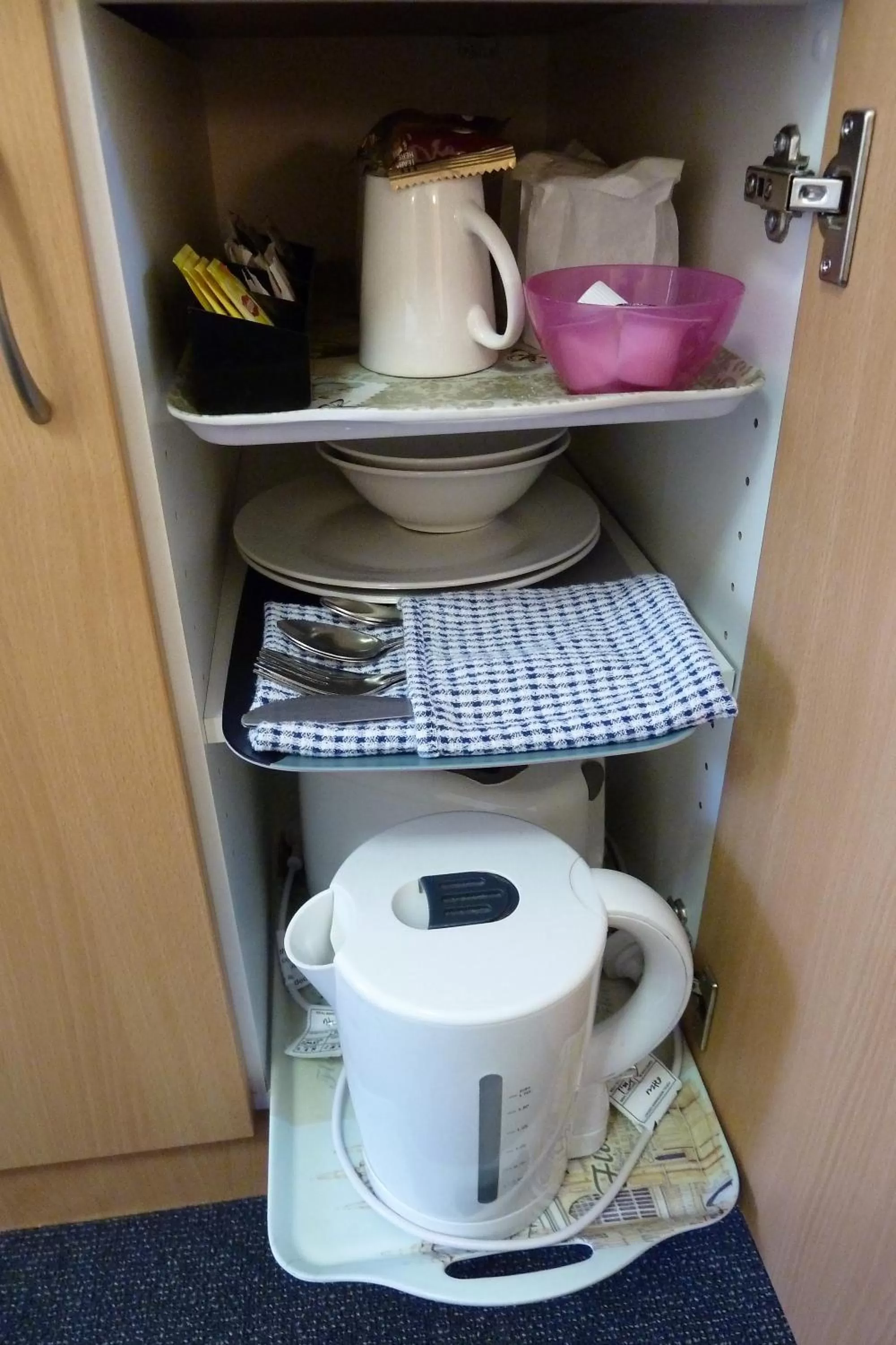 Coffee/tea facilities in Sky Rider Motor Inn