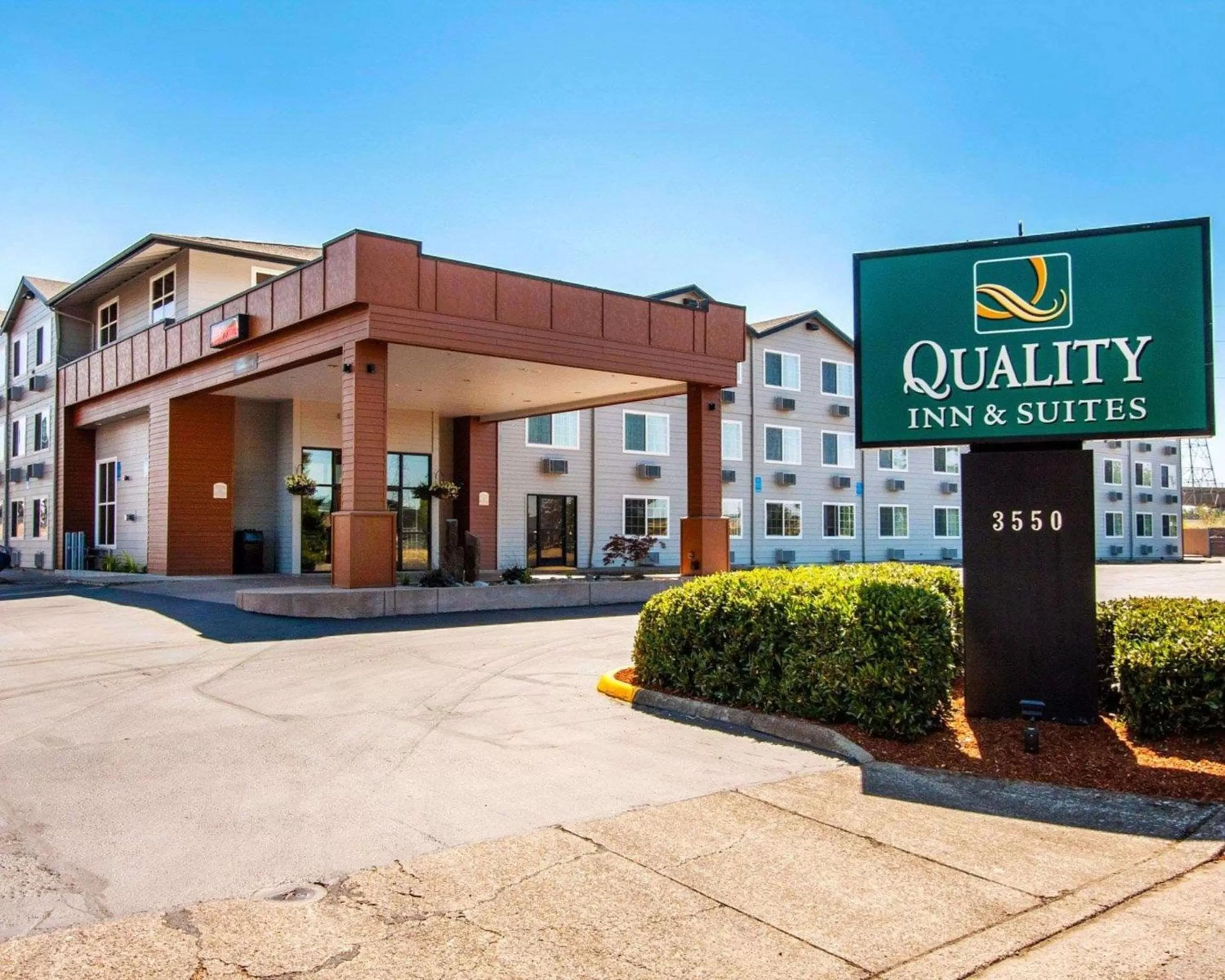 Property building in Quality Inn & Suites Springfield - Eugene North