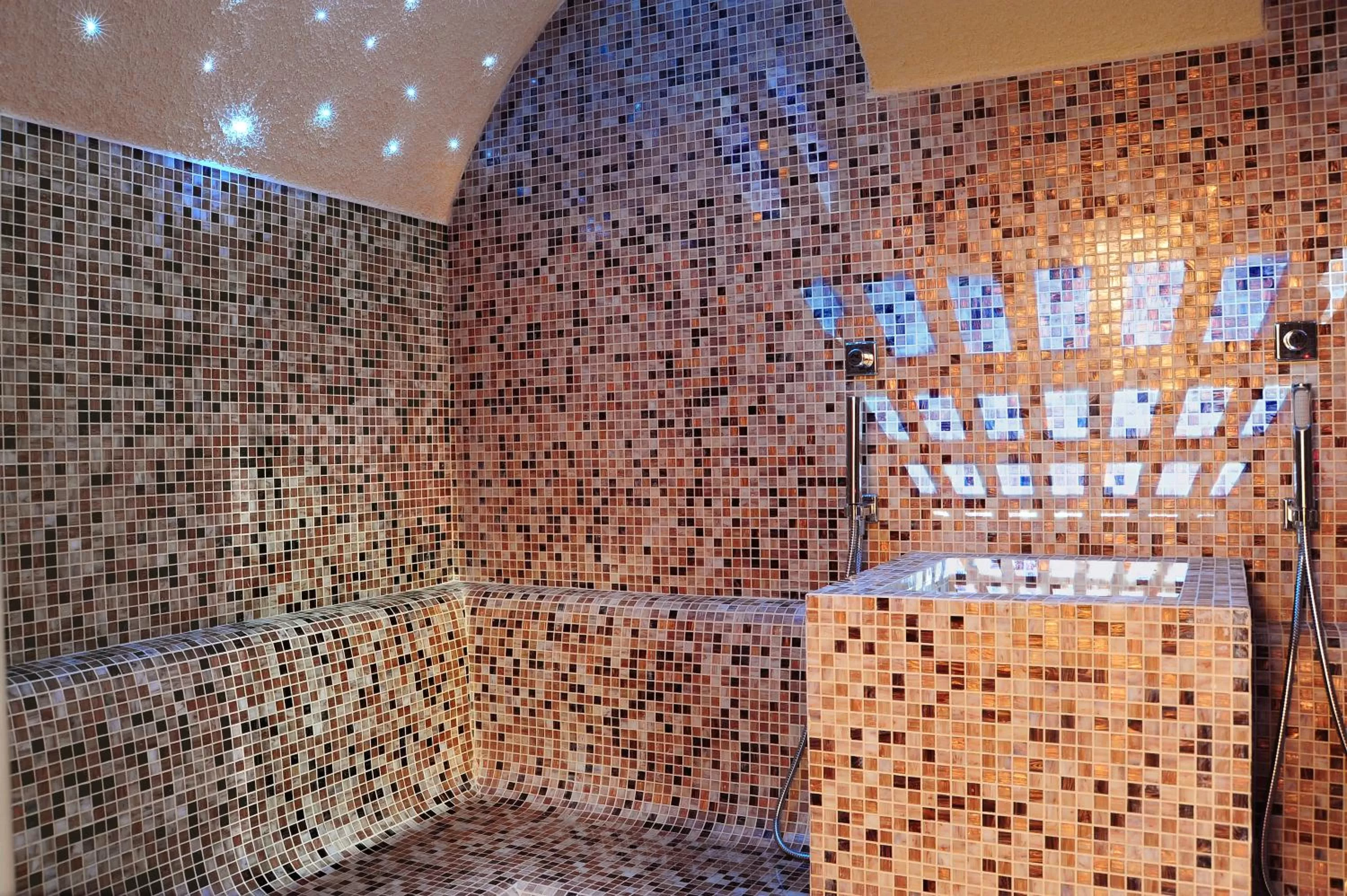 Steam room in Hotel Martis Palace