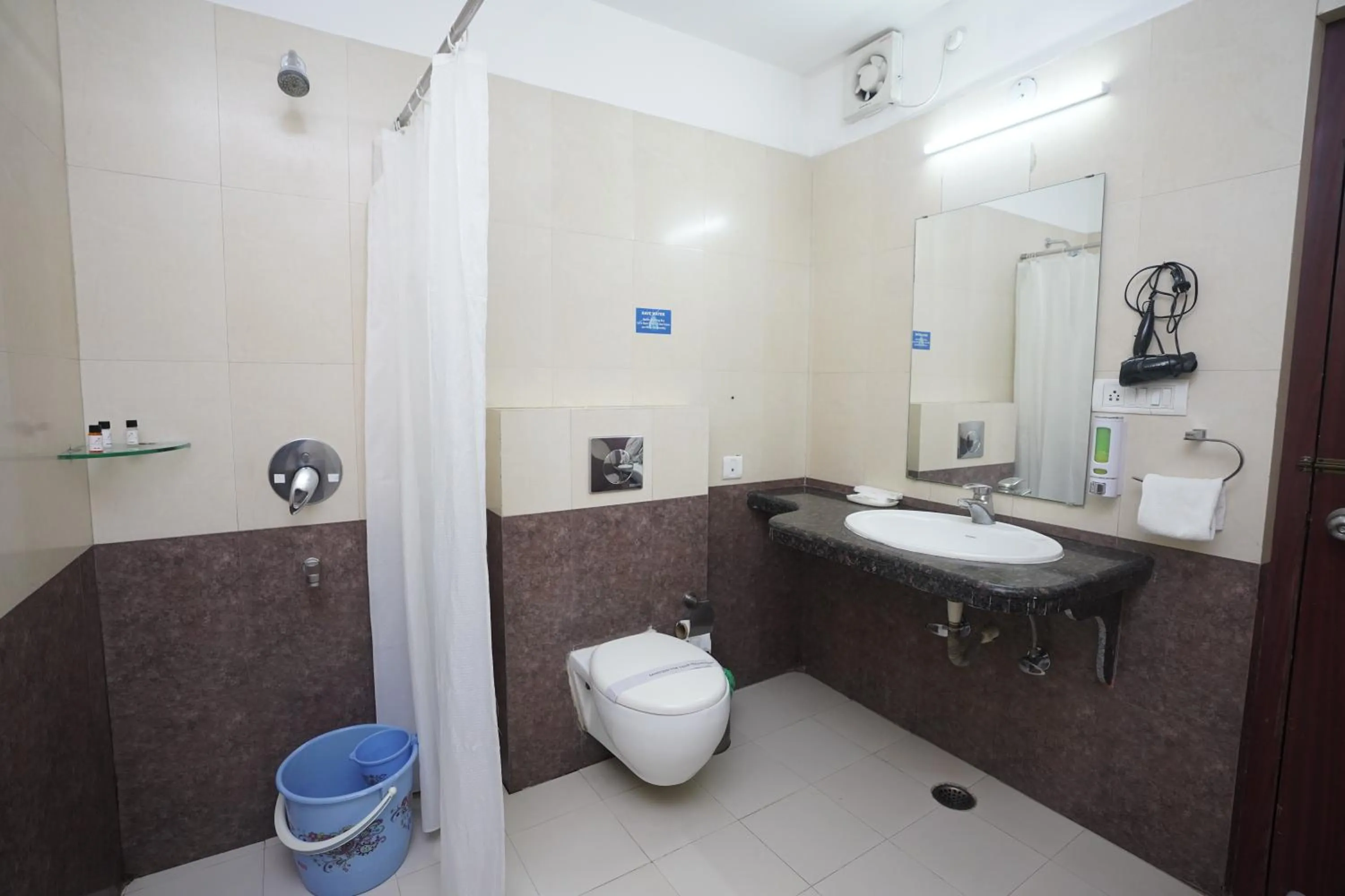 Toilet in HOTEL AVN GRAND