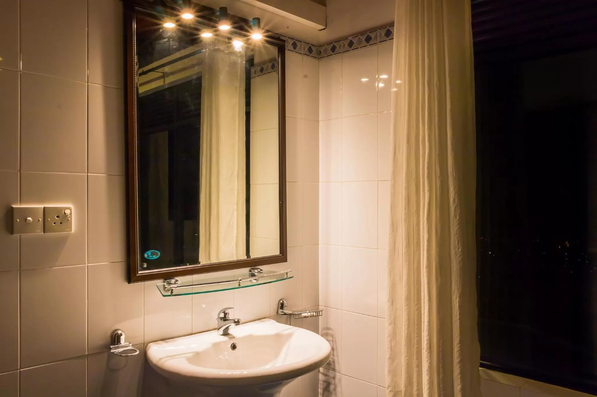 Kandy Highland Unique Hotel