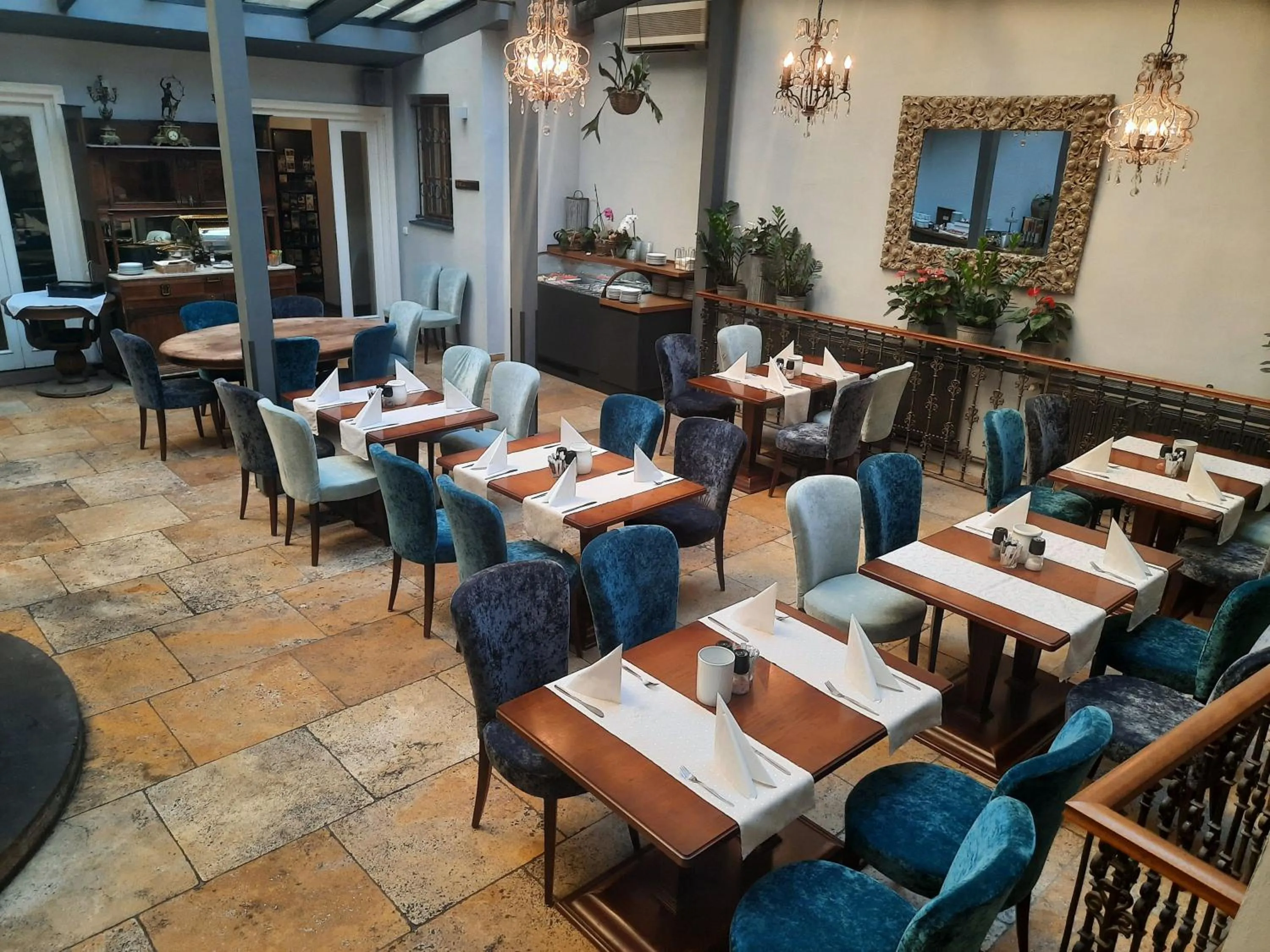 Restaurant/places to eat in Antik Hotel Prague