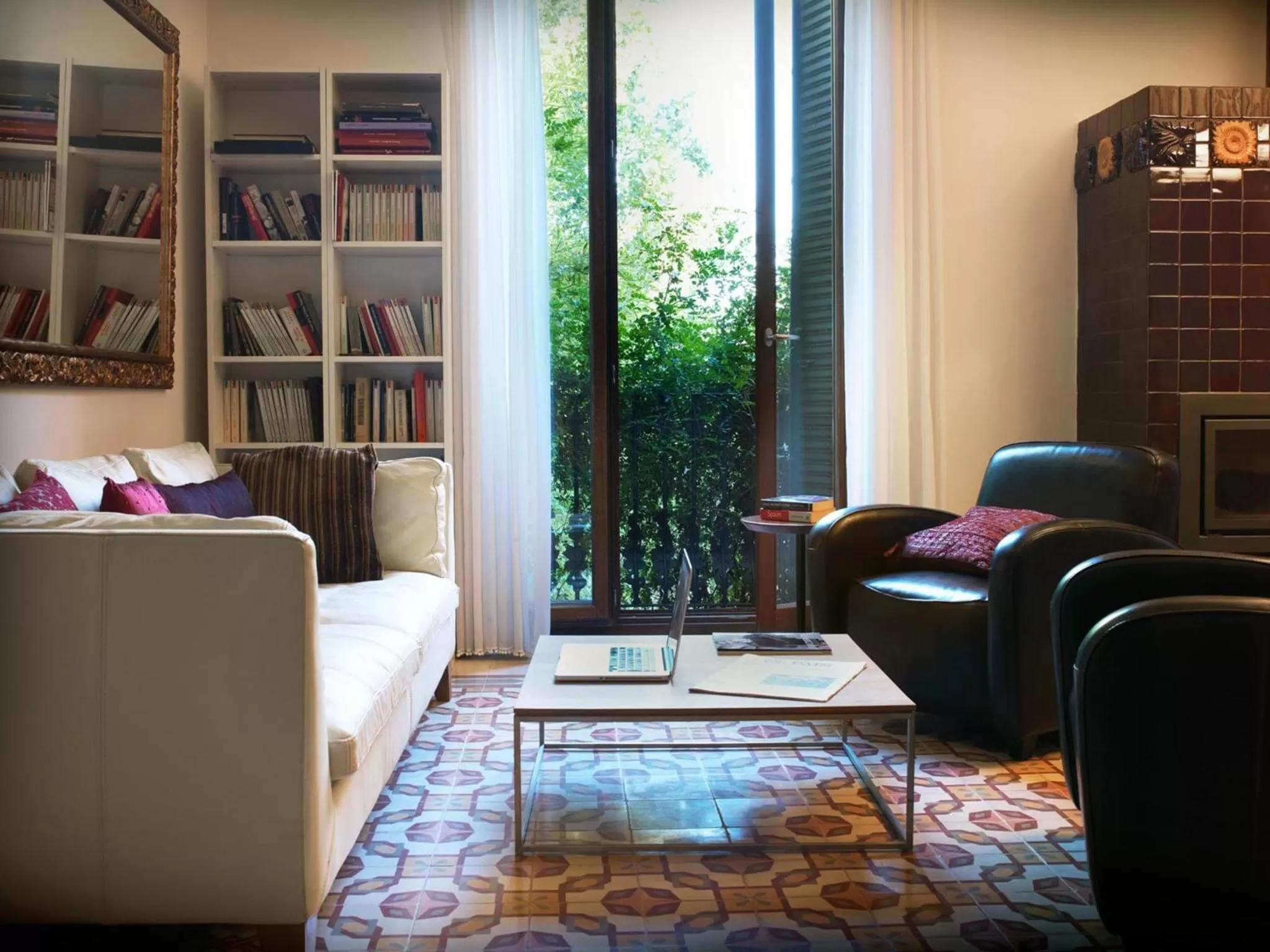 Communal lounge/ TV room in Mont-Sant