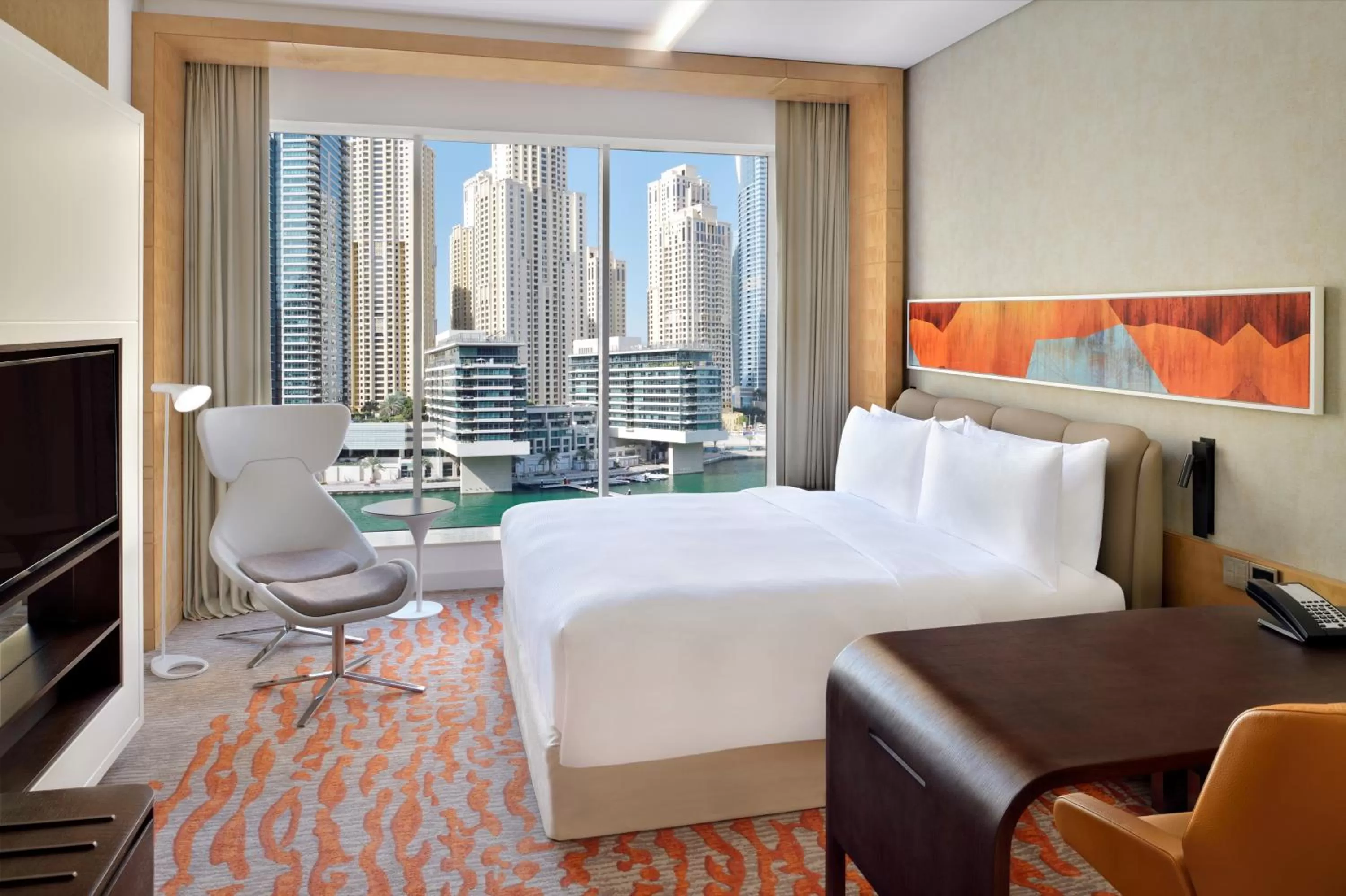 Club Marina View King Bed with complimentary buffet breakfast, exclusive access to the club lounge with pre-dinner cocktails in Crowne Plaza Dubai Marina, an IHG Hotel