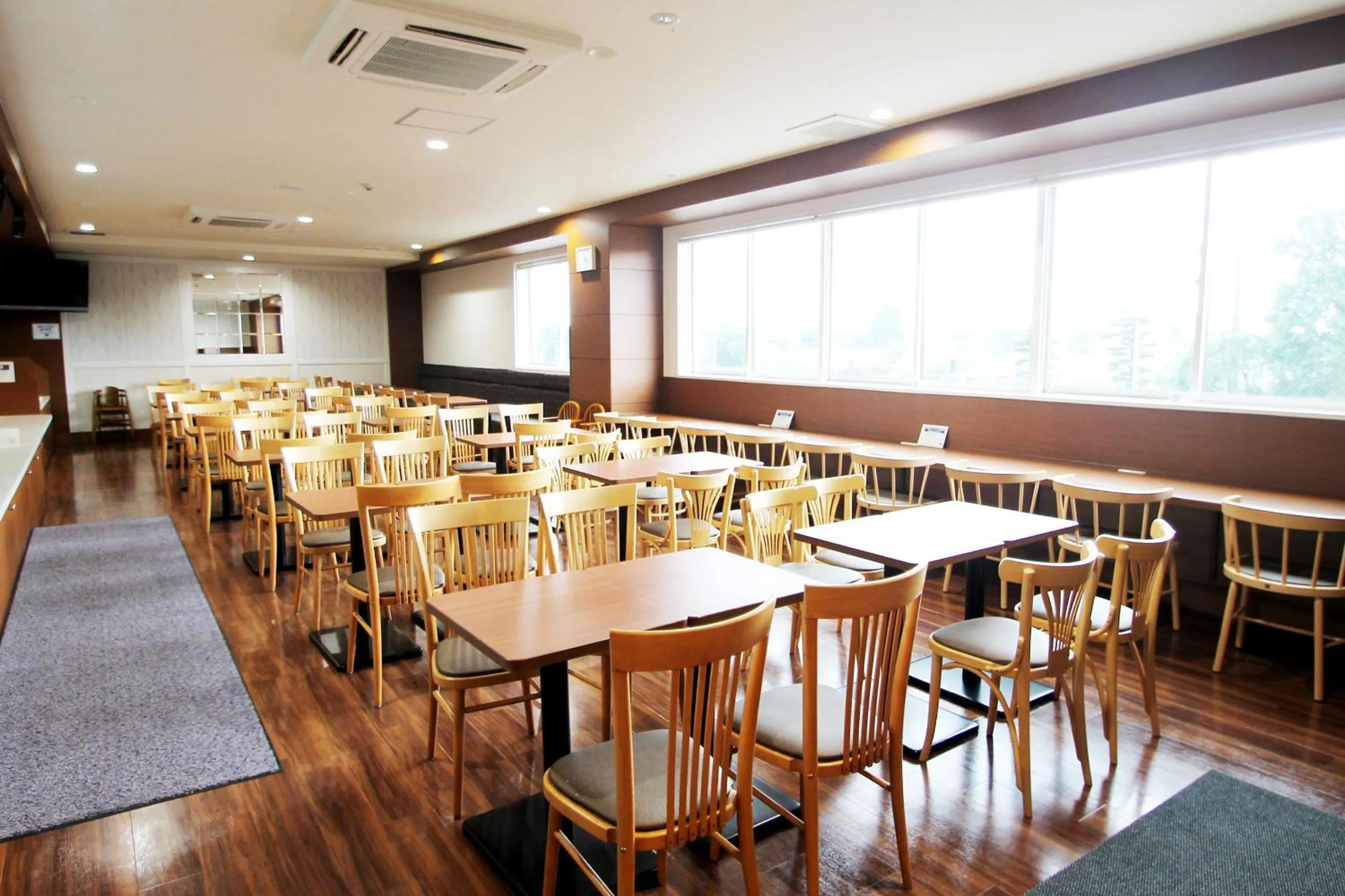 Restaurant/places to eat in Vessel Hotel Kumamoto Airport