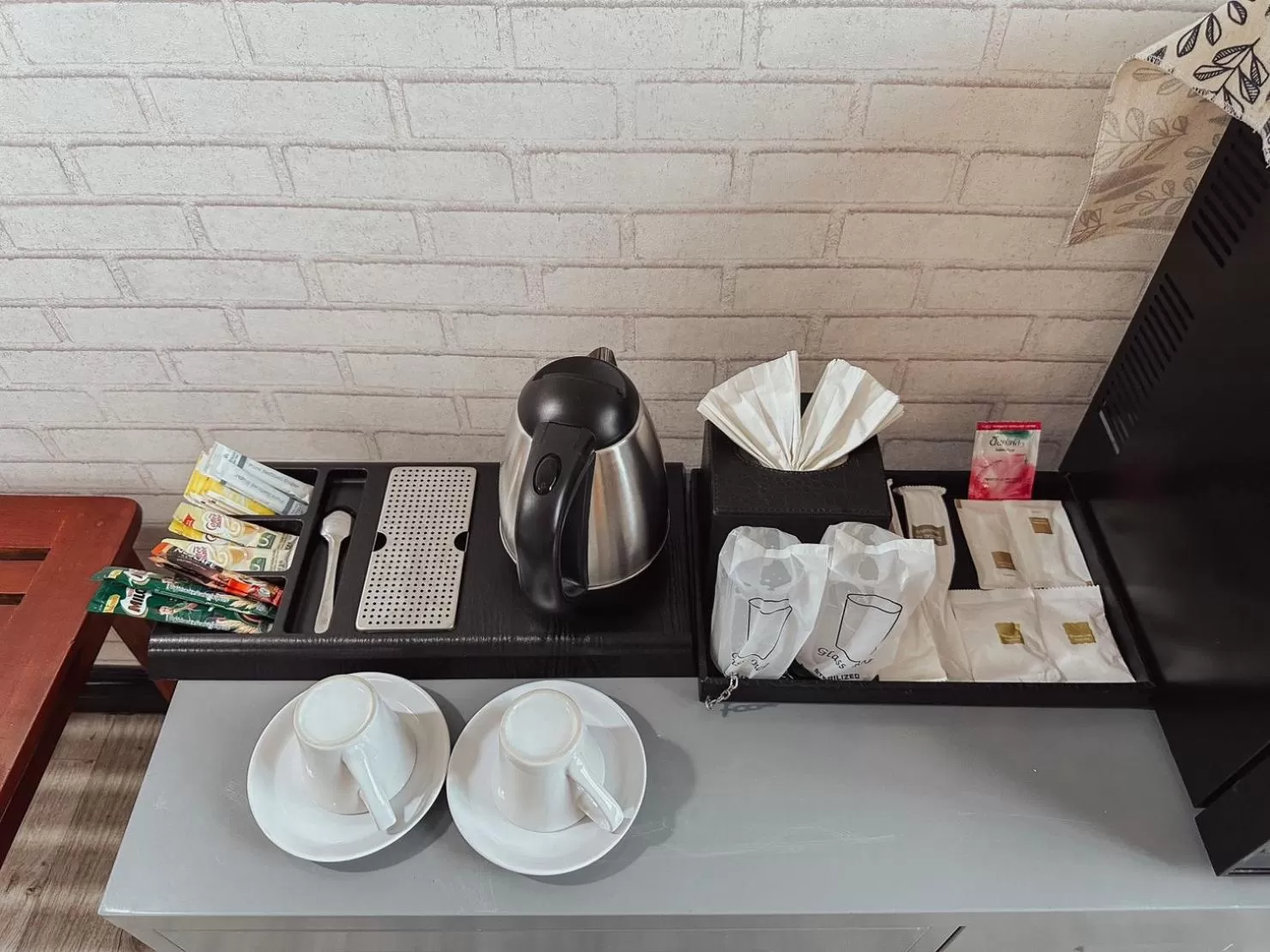 Coffee/tea facilities in Hotel De Khuvieng