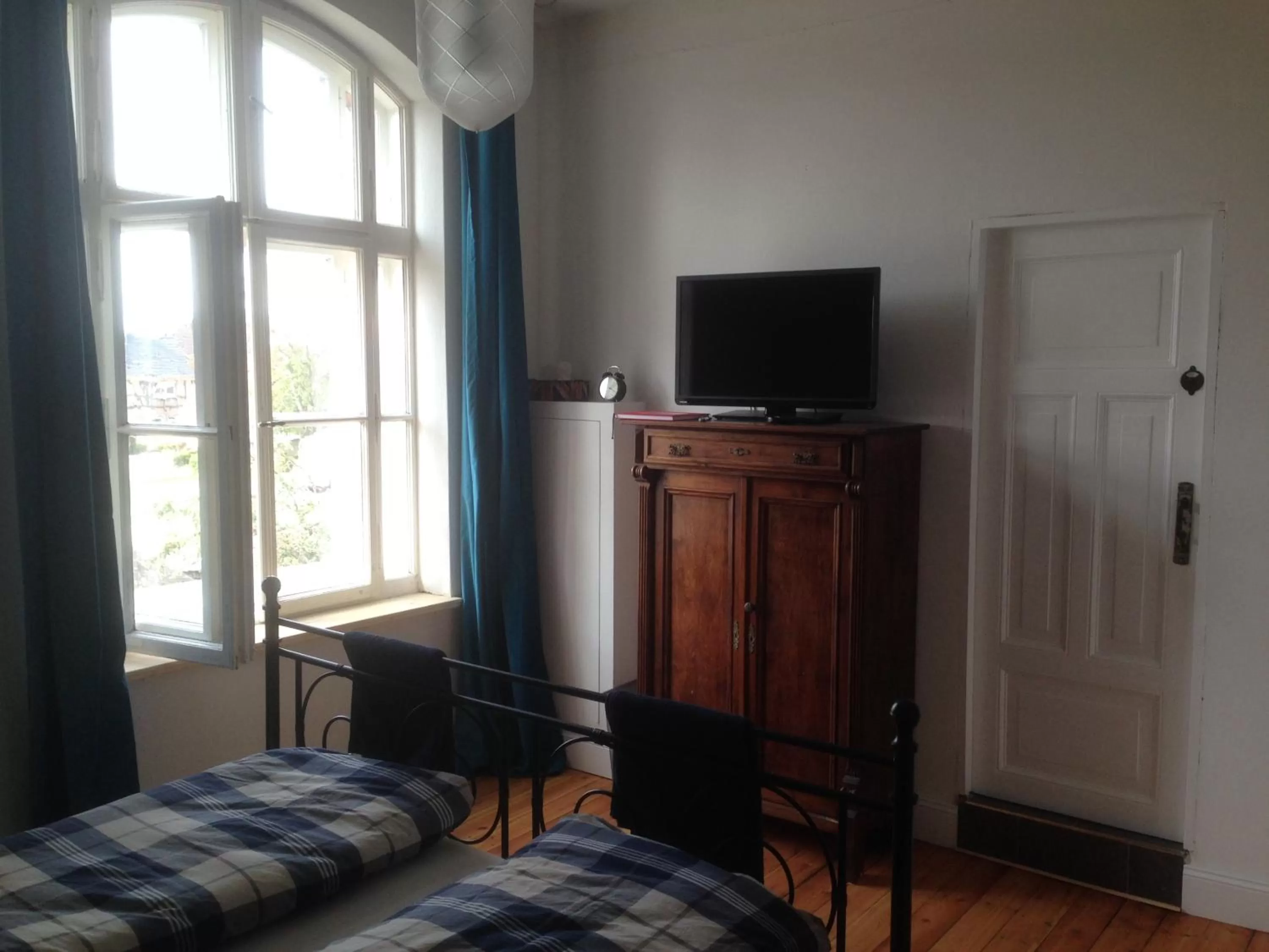 TV and multimedia, TV/Entertainment Center in B&B Mühlenvilla am Bützower Hafen