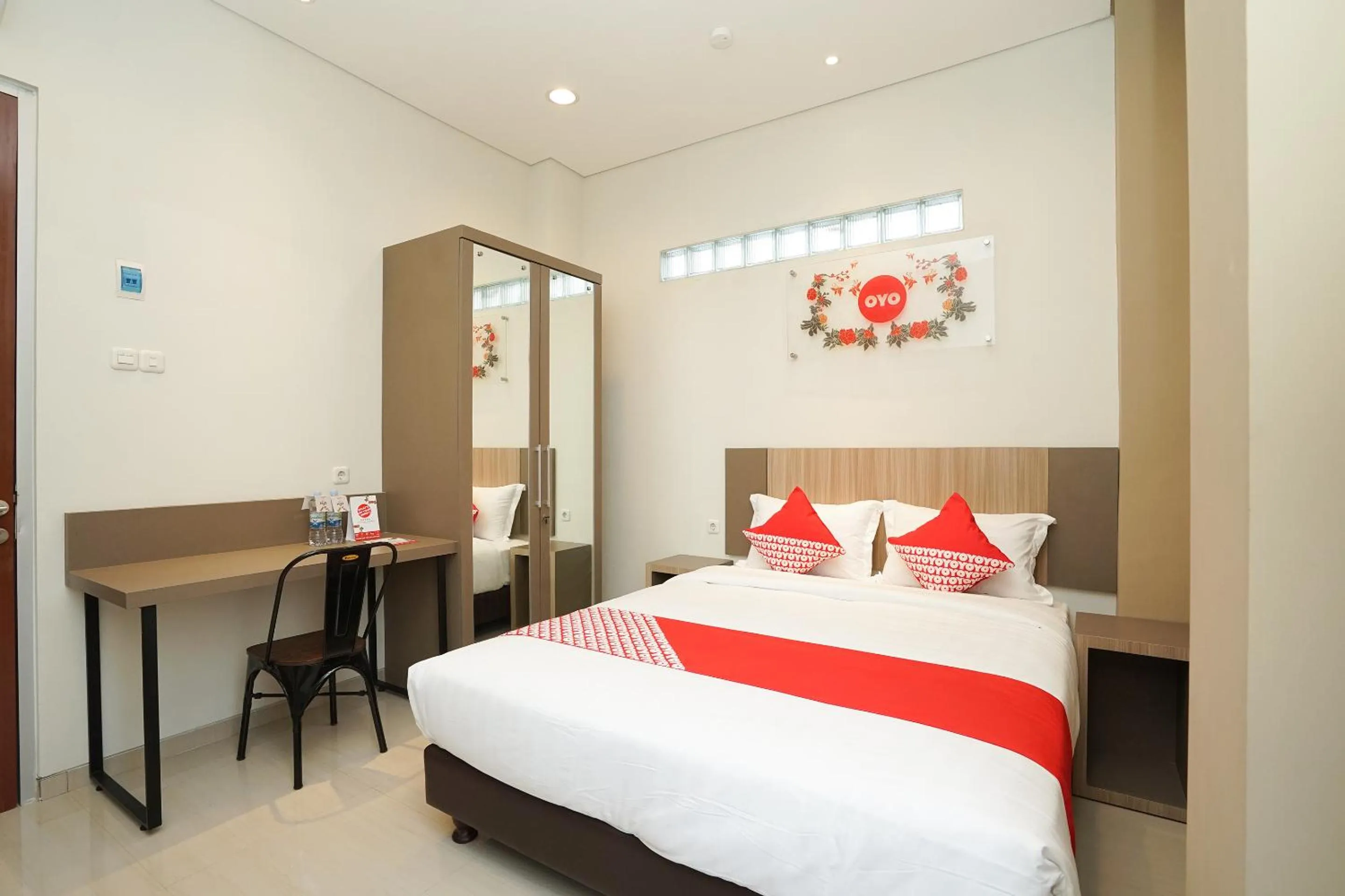 Standard Double Room in OYO 614 Graha 8 Syariah