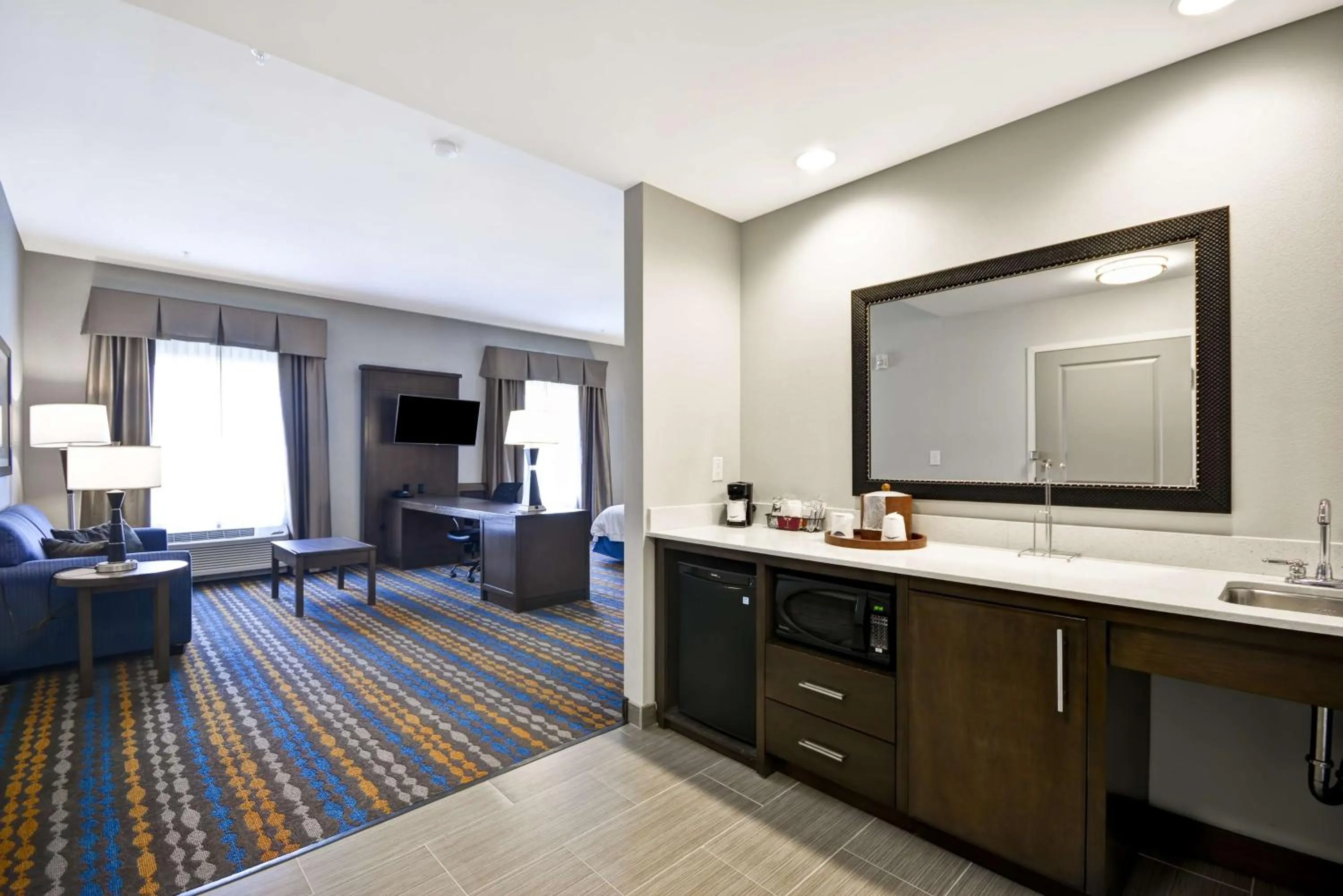 Kitchen or kitchenette in Hampton Inn Kenedy