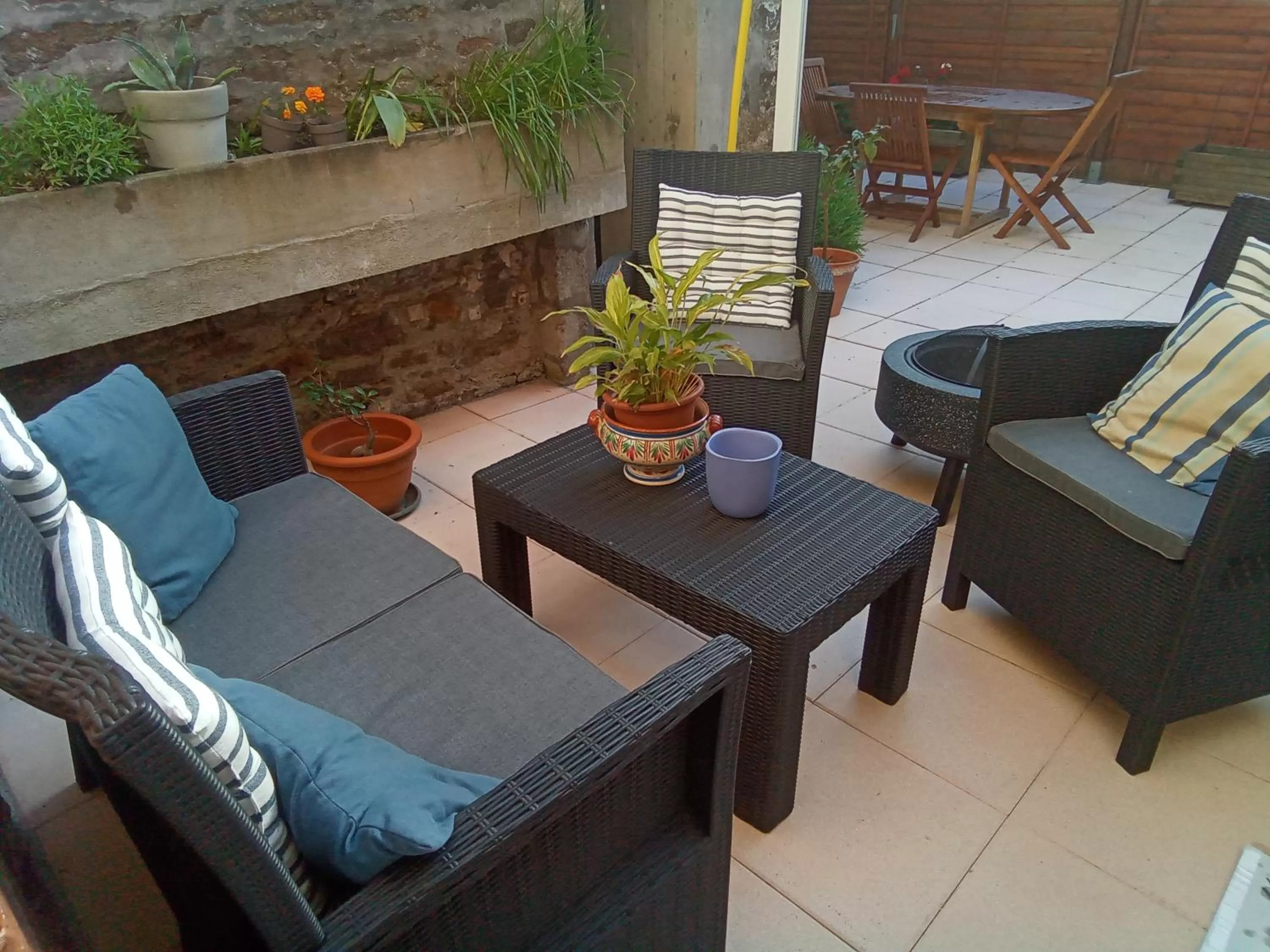 Patio, Seating Area in La chambre de la boule d 'or