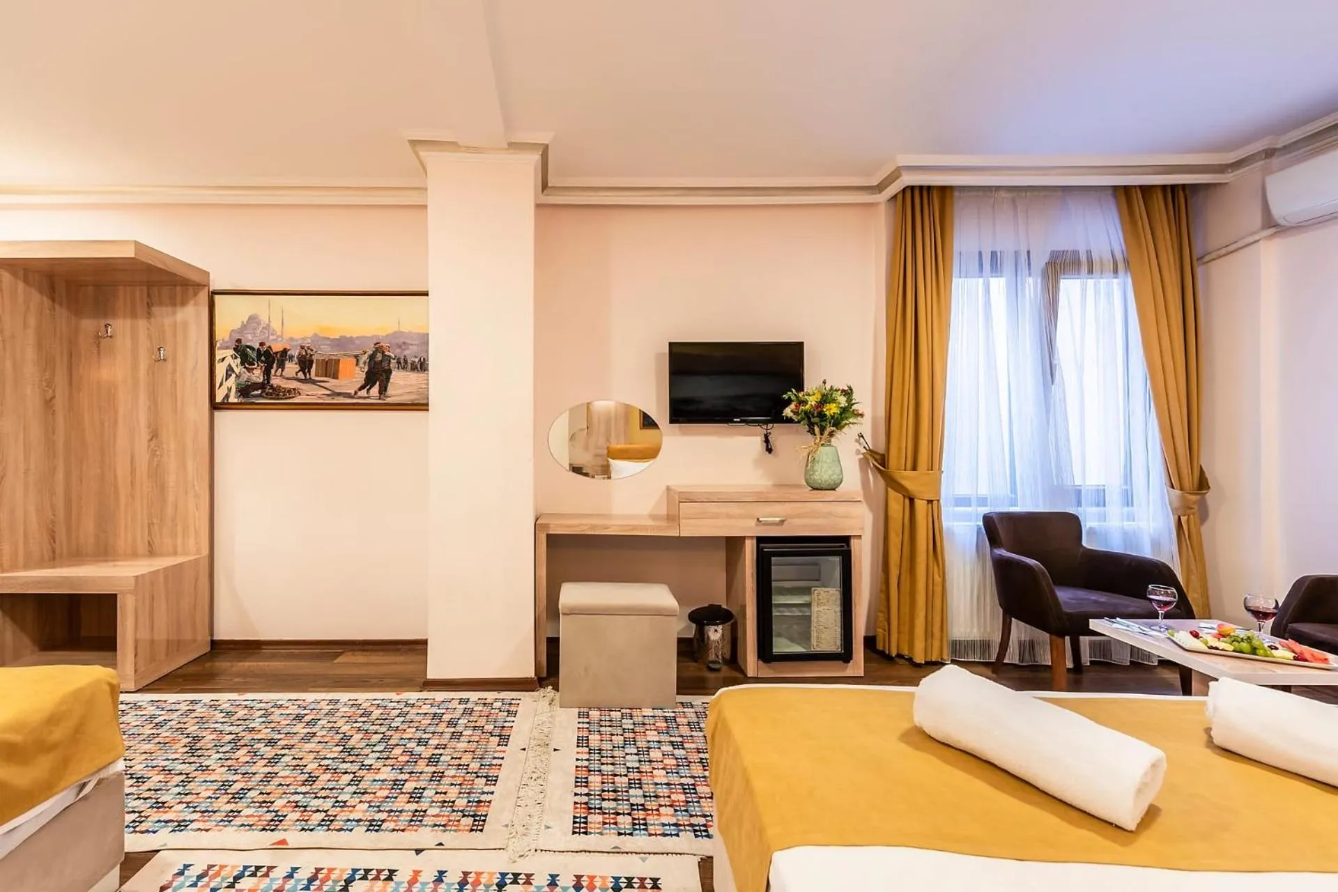 Communal lounge/ TV room in Kadirga Antik Hotel - Sultanahmet