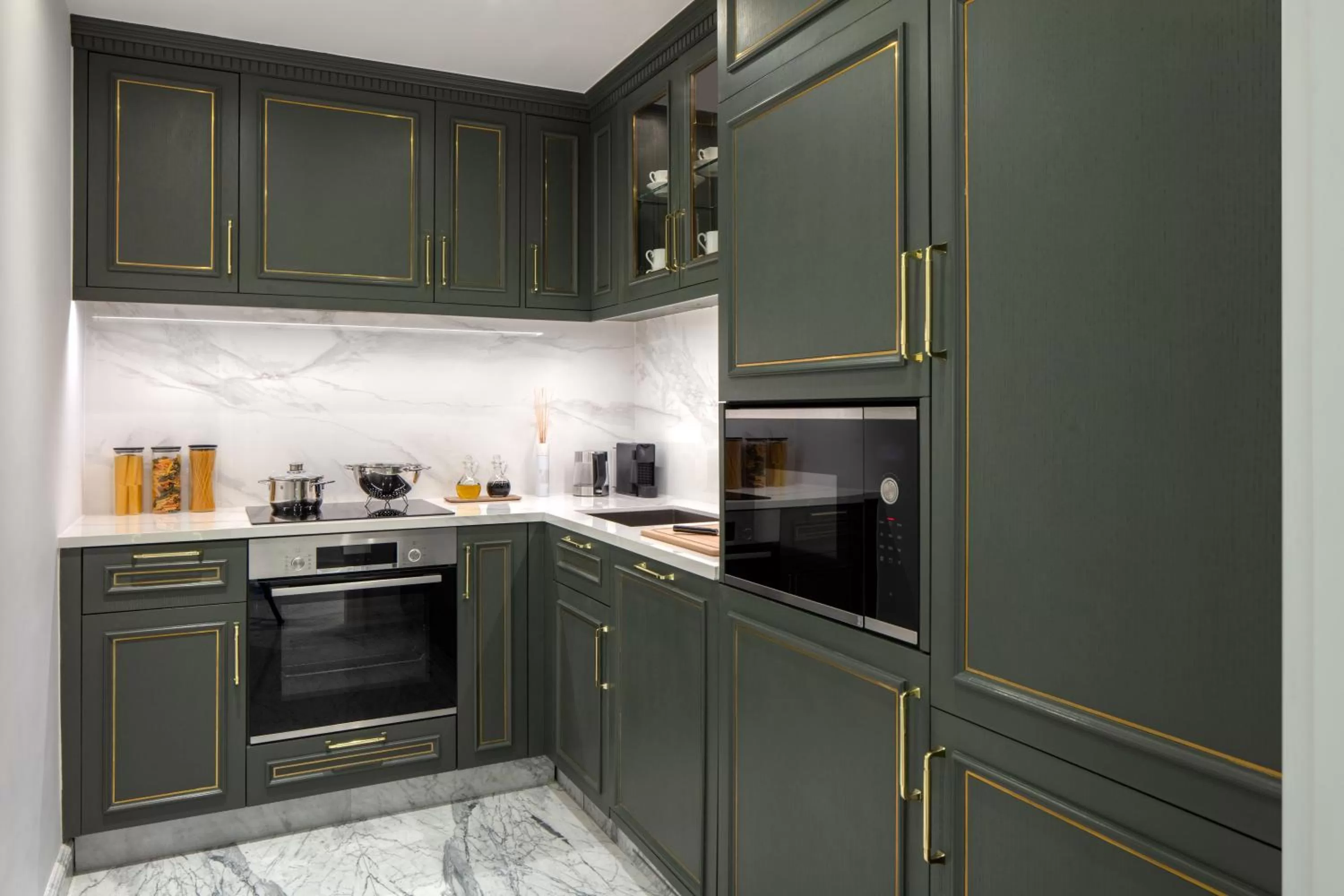 Kitchen or kitchenette in The Plaza Doha, LXR Hotels & Resorts