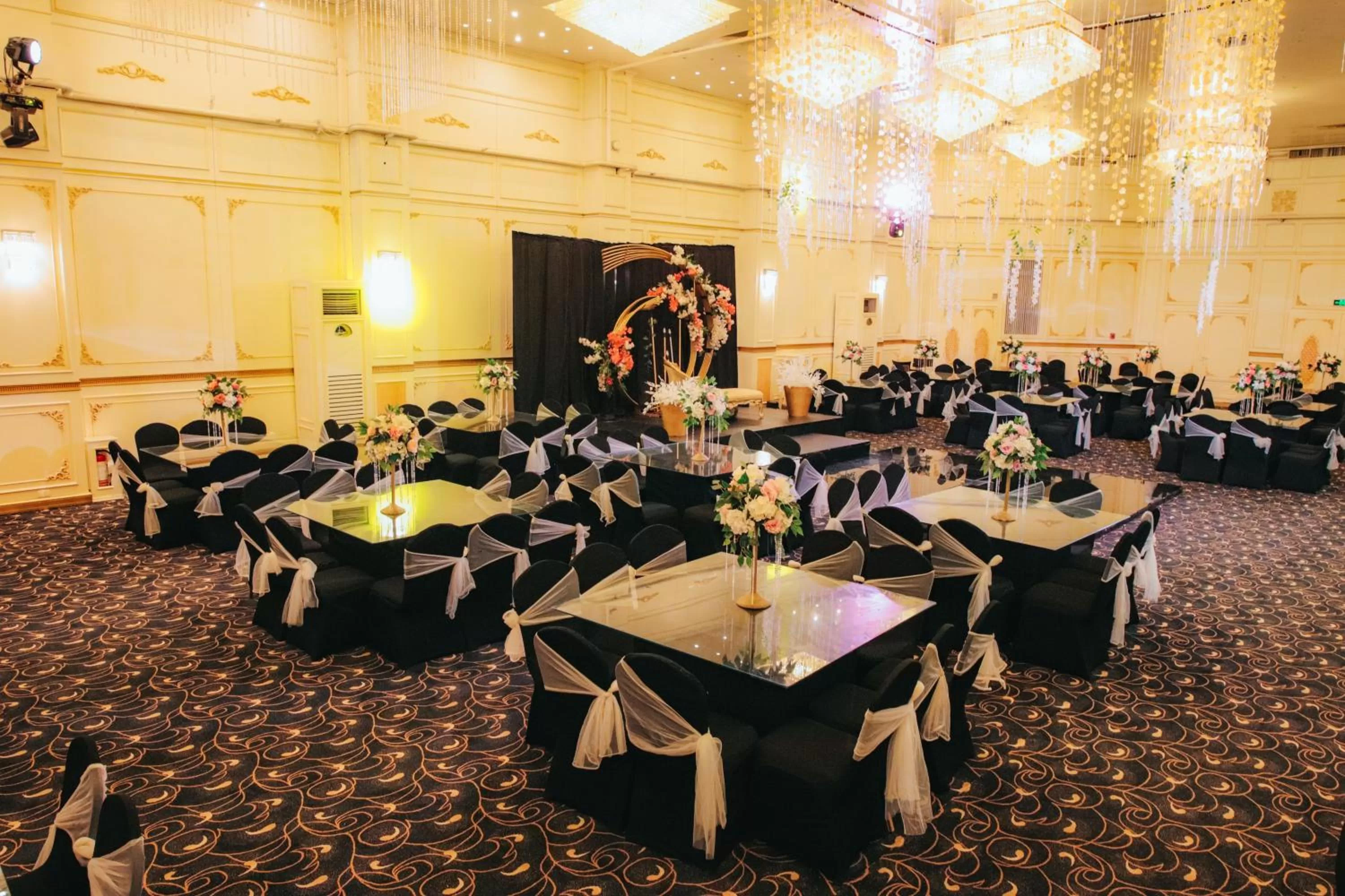 Banquet/Function facilities, Restaurant/Places to Eat in Aracan Portsaid