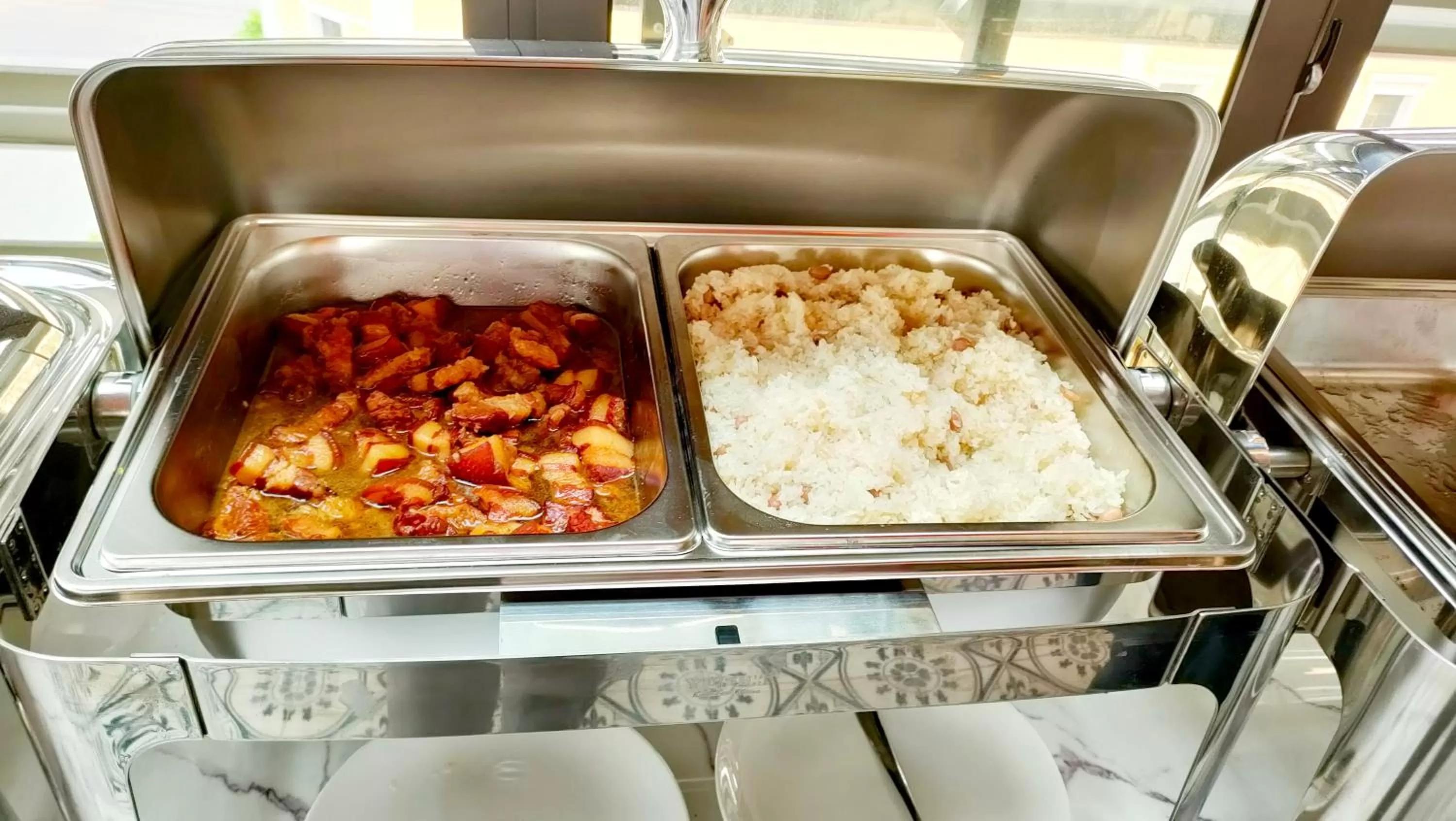 Food and drinks in Halong Lavender Hotel