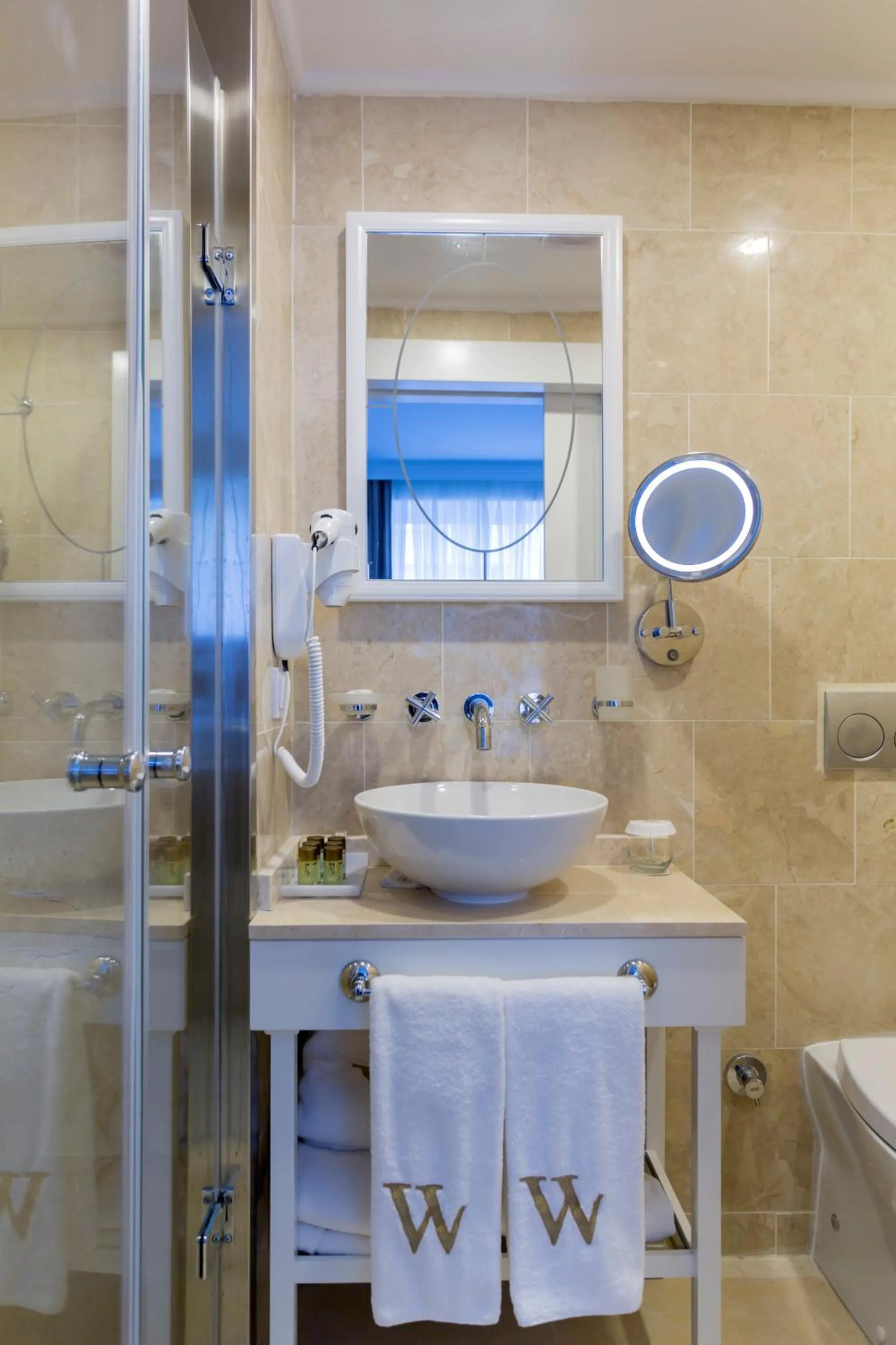 Shower in Wise Hotel & Spa - Adults Only