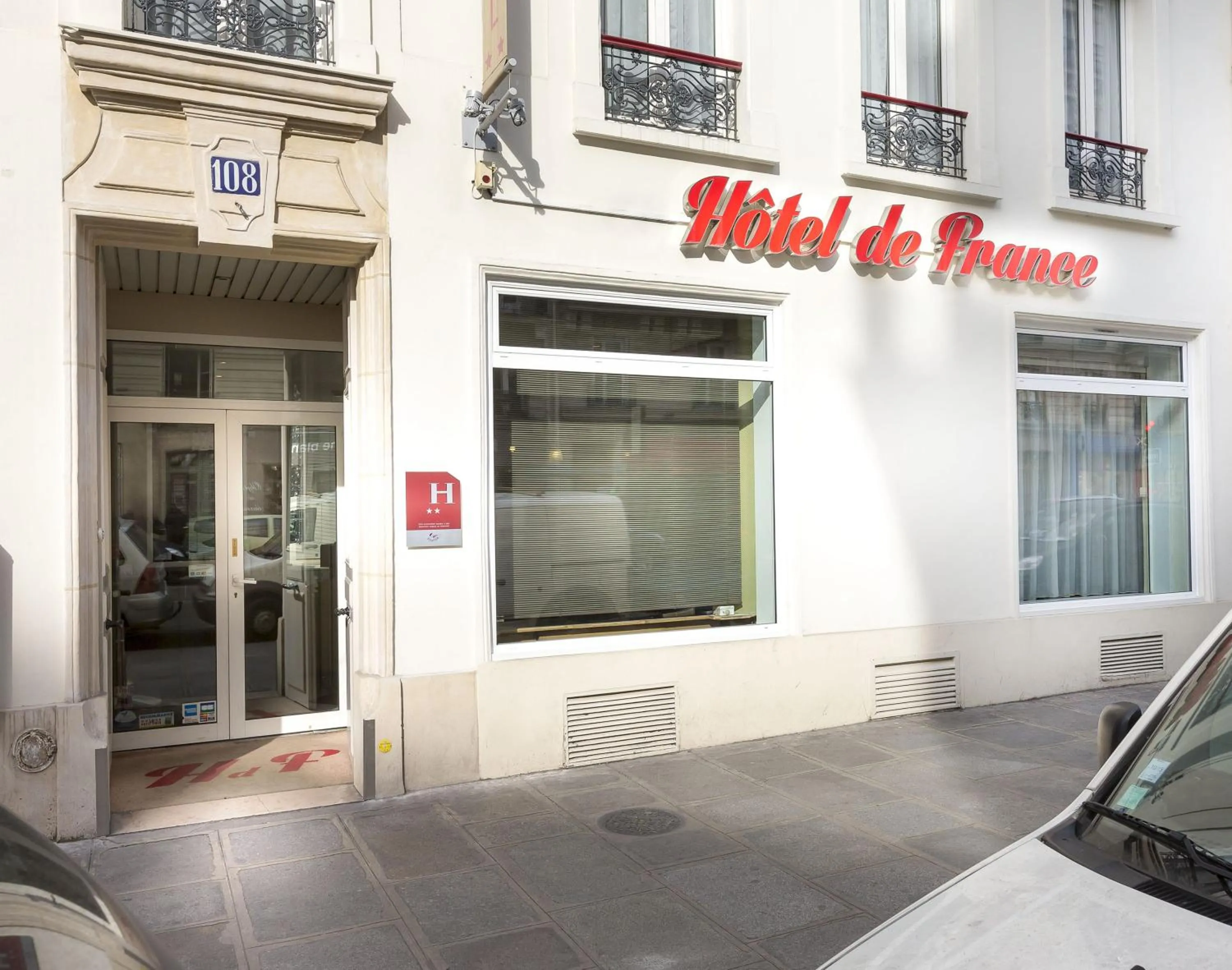 Facade/entrance in Hôtel de France Quartier Latin