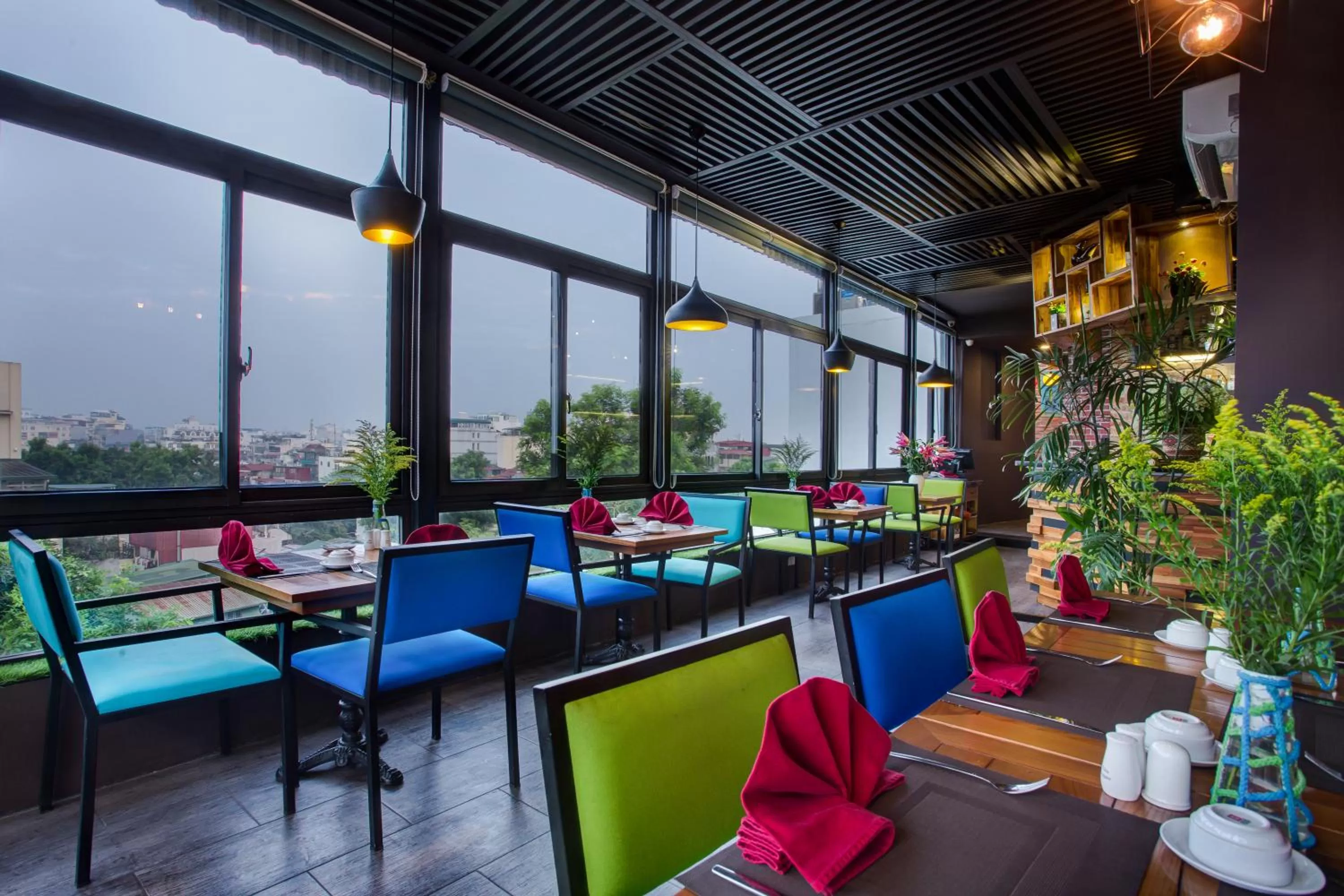 Restaurant/places to eat in Hanoi La Selva Hotel
