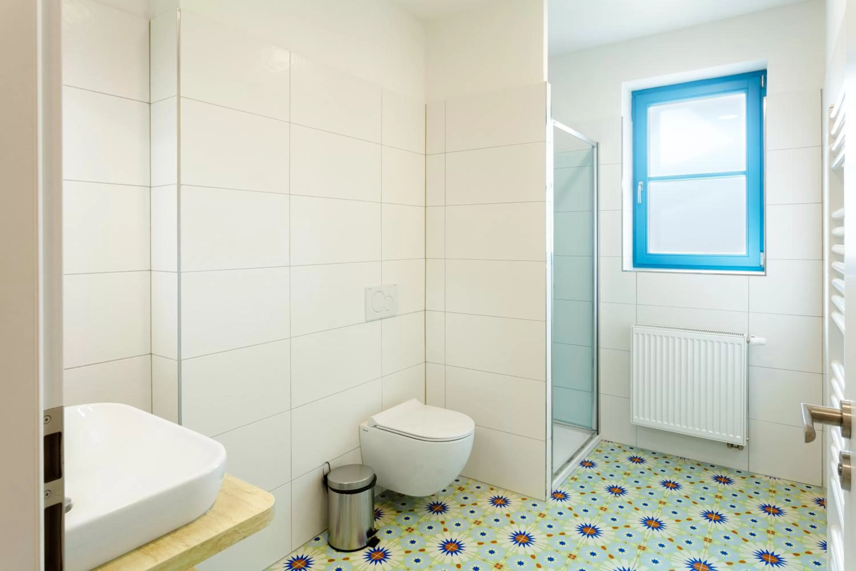 Shower in Hotel Edvard