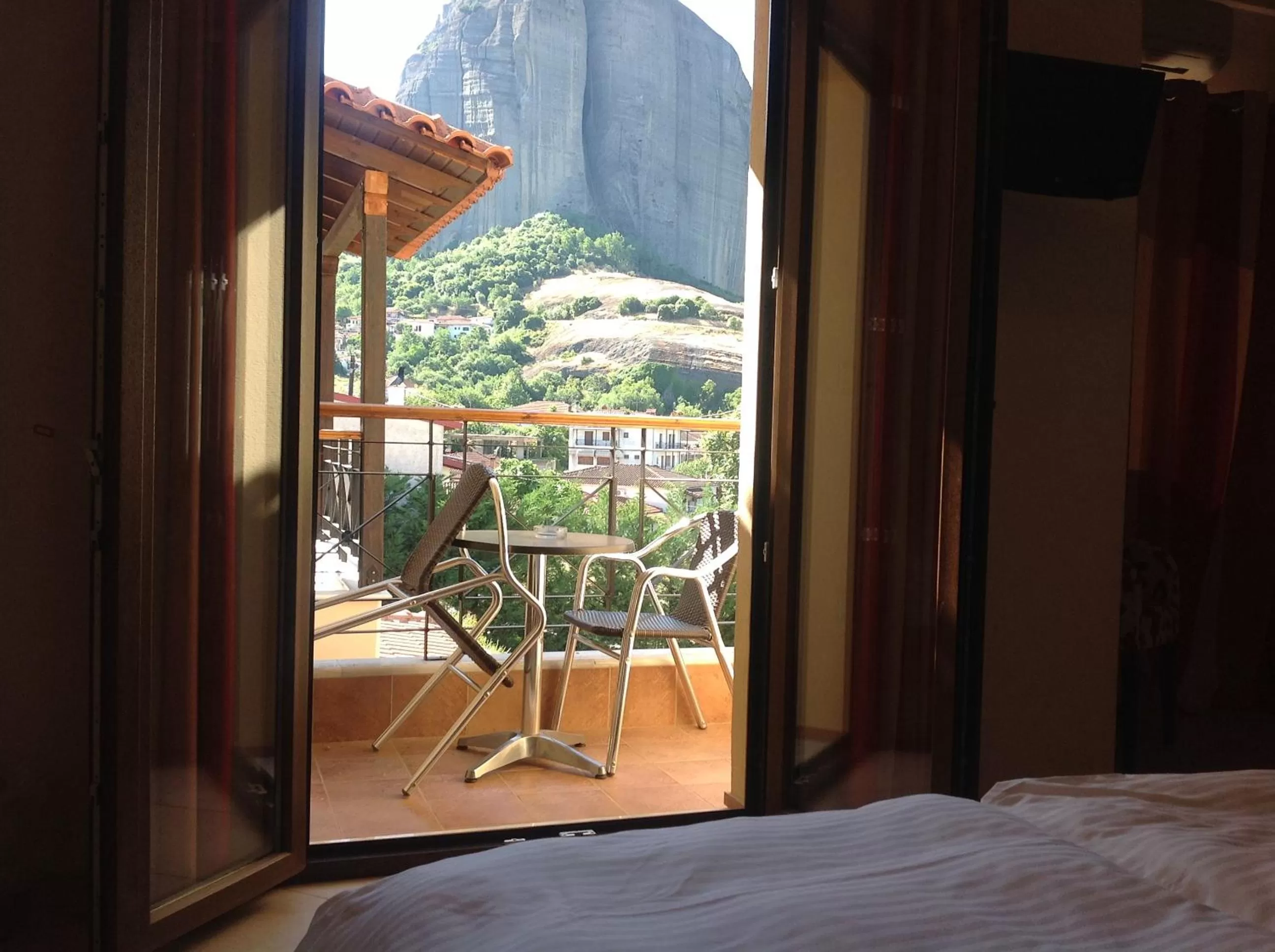 Patio, Bed in Hotel Meteoritis