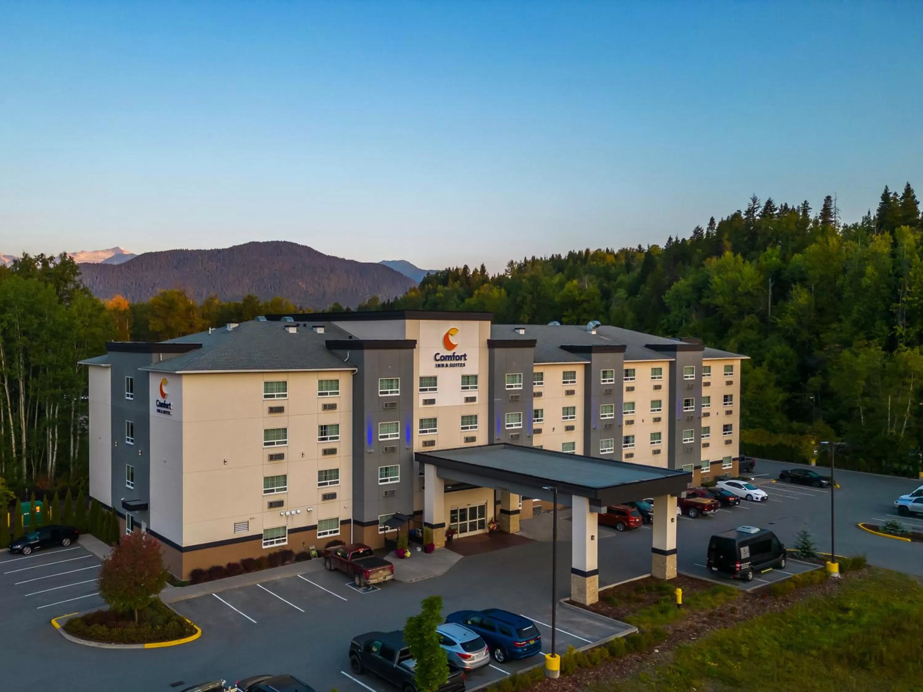 Property building in Comfort Inn & Suites
