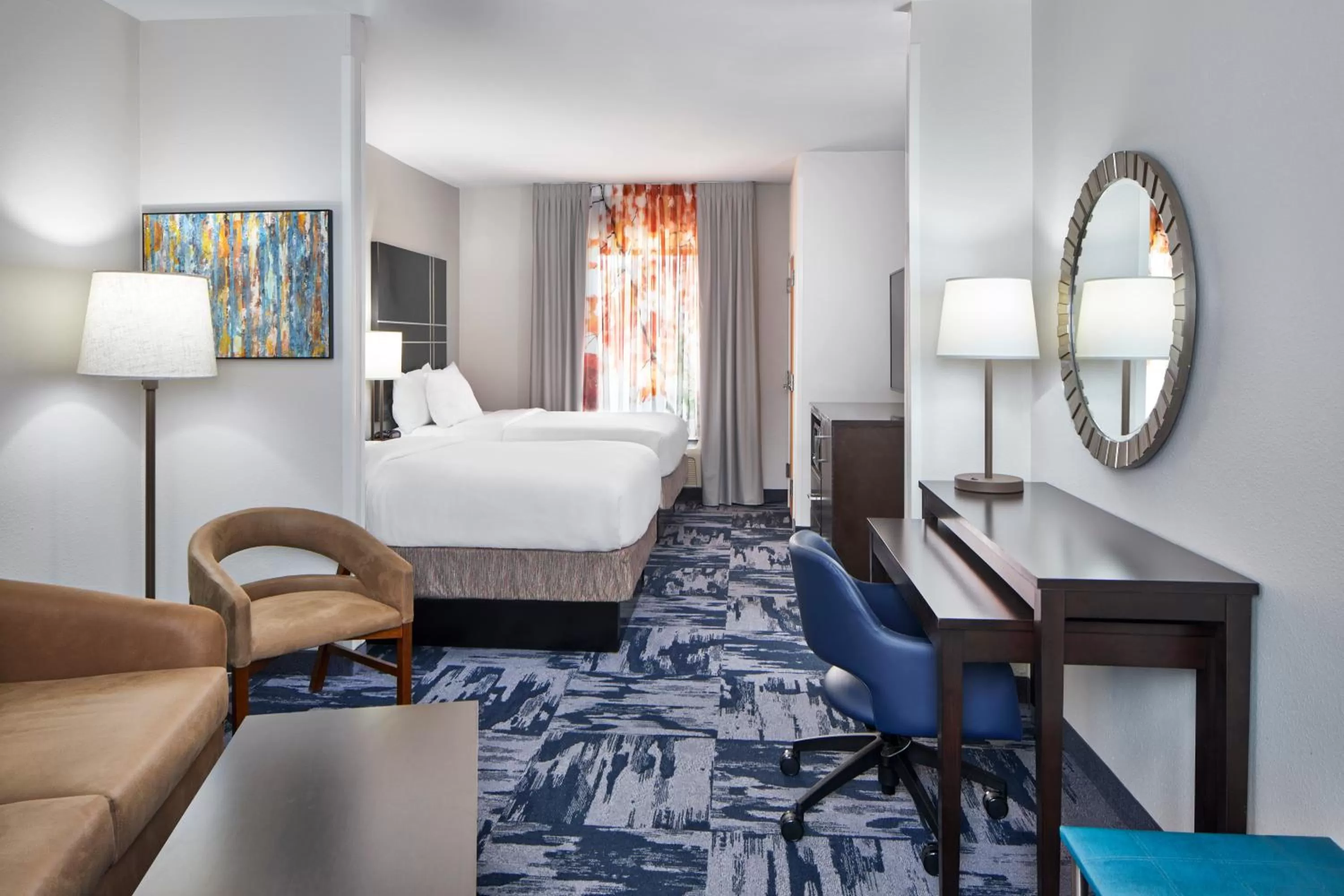 Living room, Bed in Fairfield Inn & Suites by Marriott Gainesville