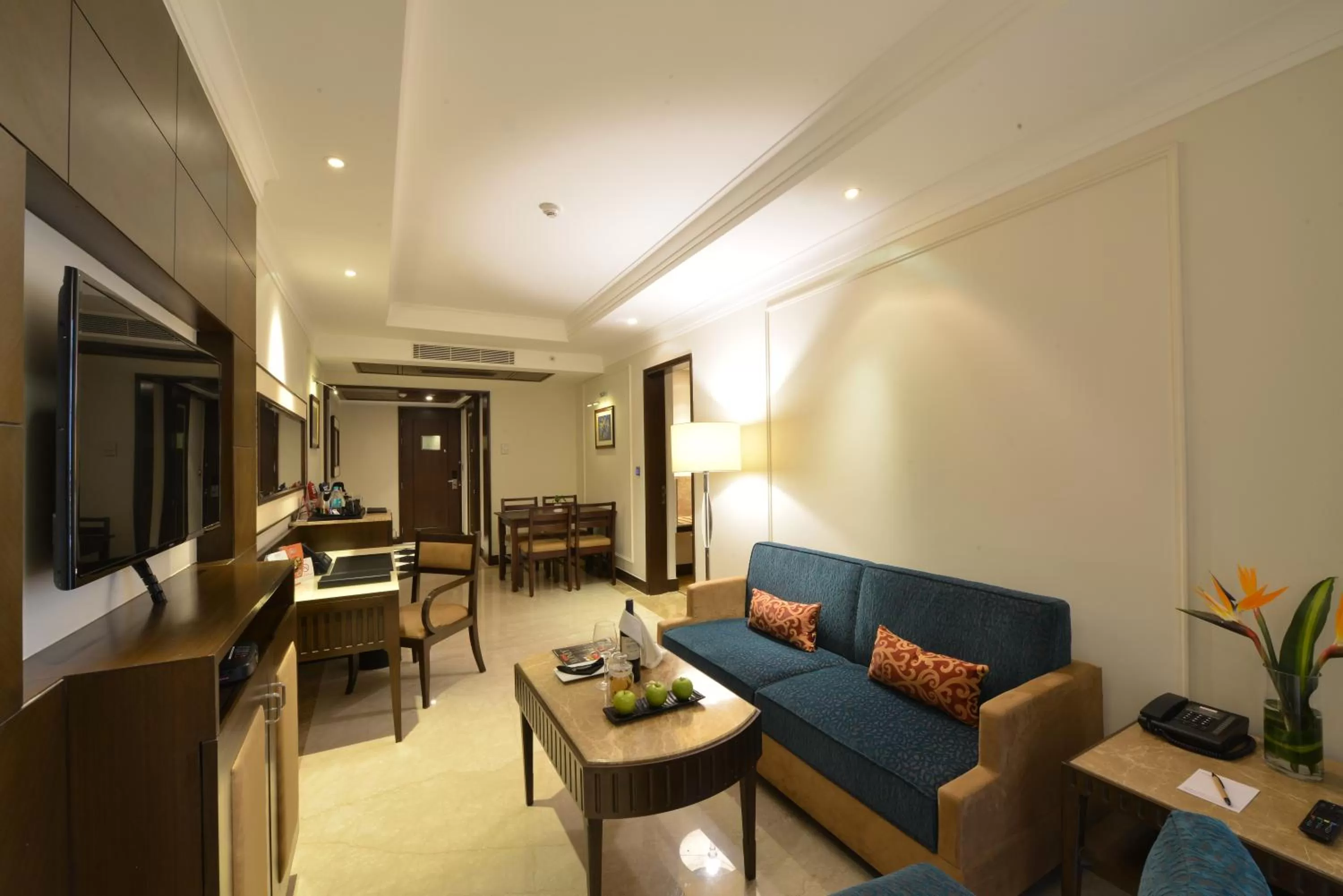 Living room in Ramada Plaza Chennai
