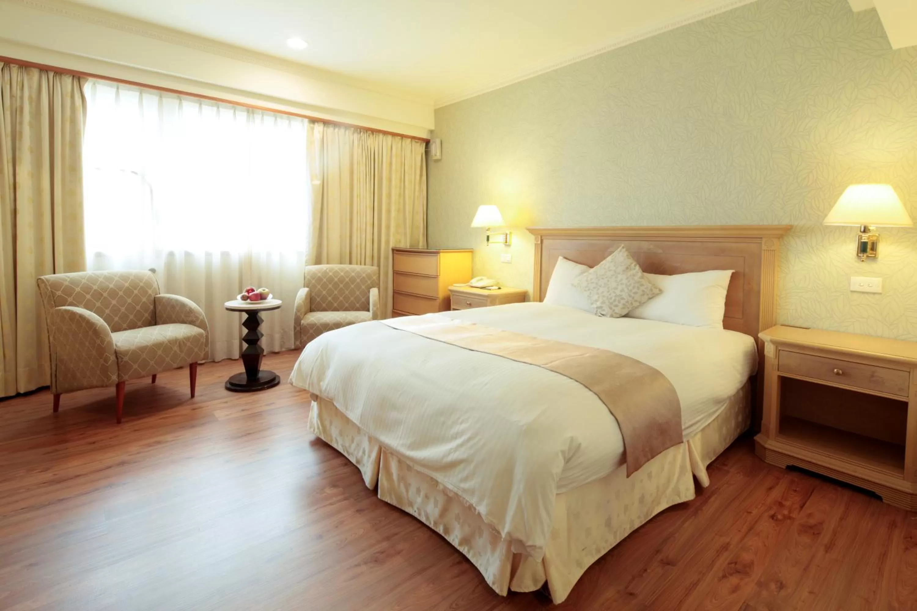 Bed in Cambridge Tainan Hotel