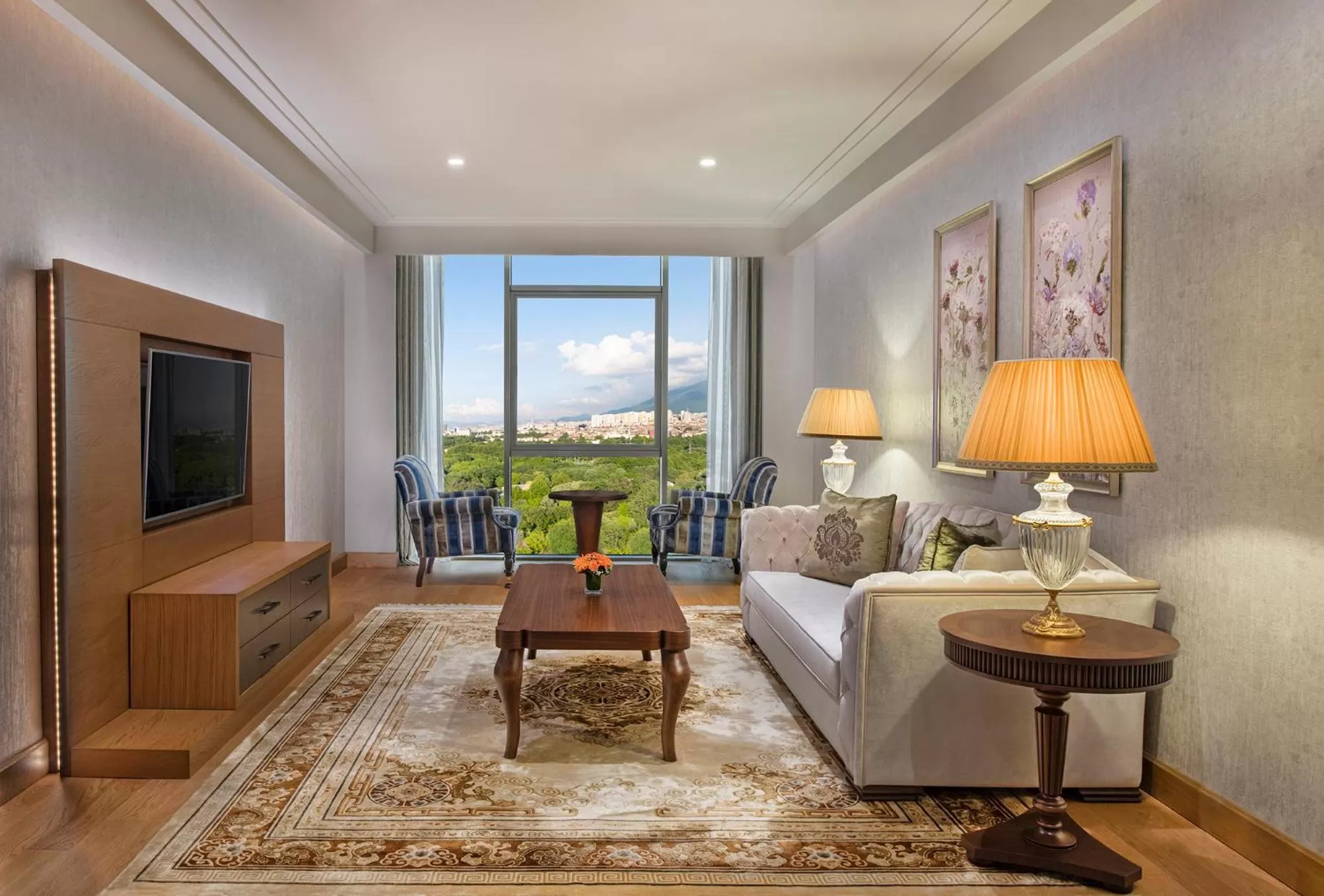 Living room, Bed in Mövenpick Hotel & Thermal Spa Bursa