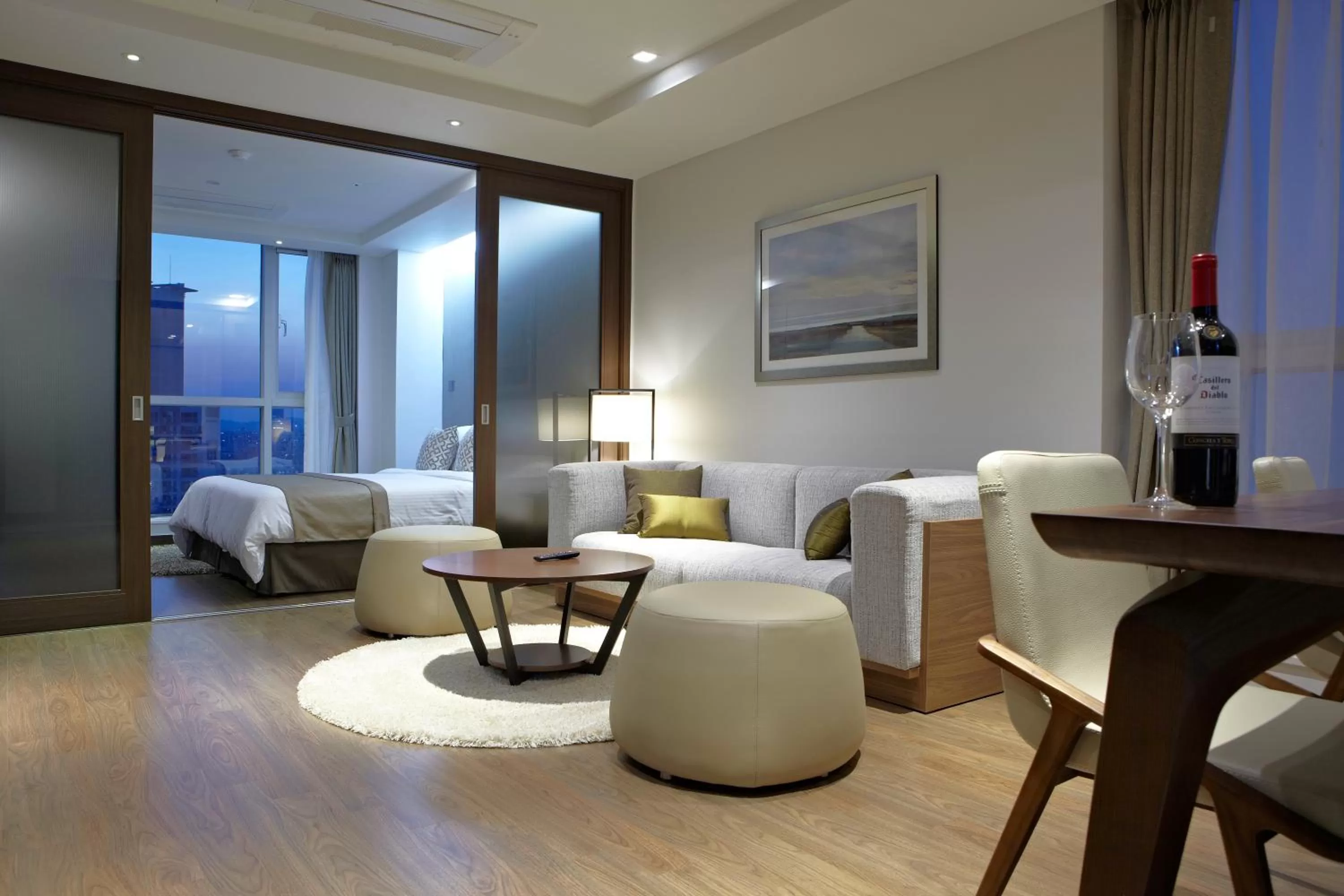 Living room, Bed in Ocloud Hotel Gangnam