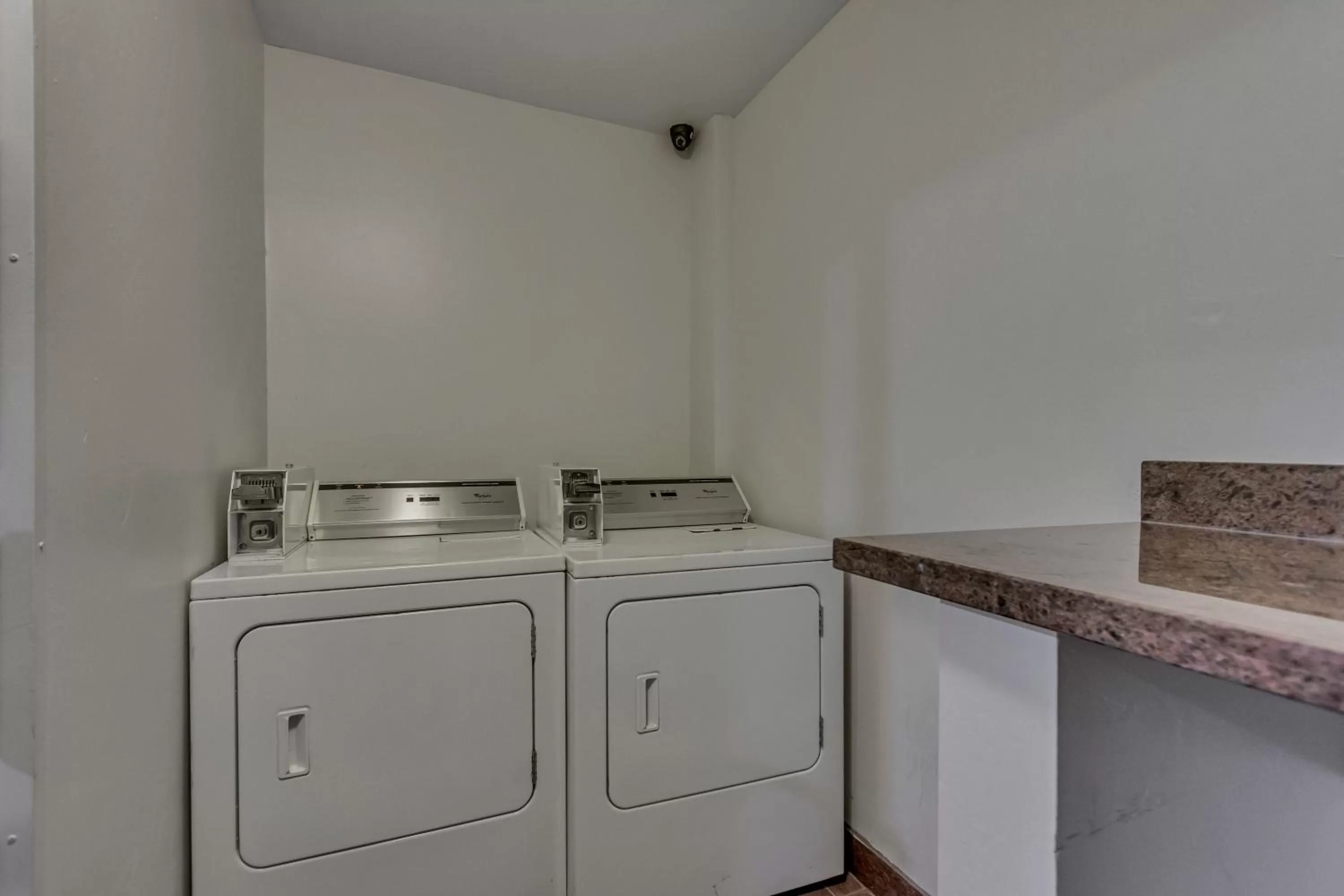 laundry in Park Inn by Radisson, Salt Lake City-Midvale