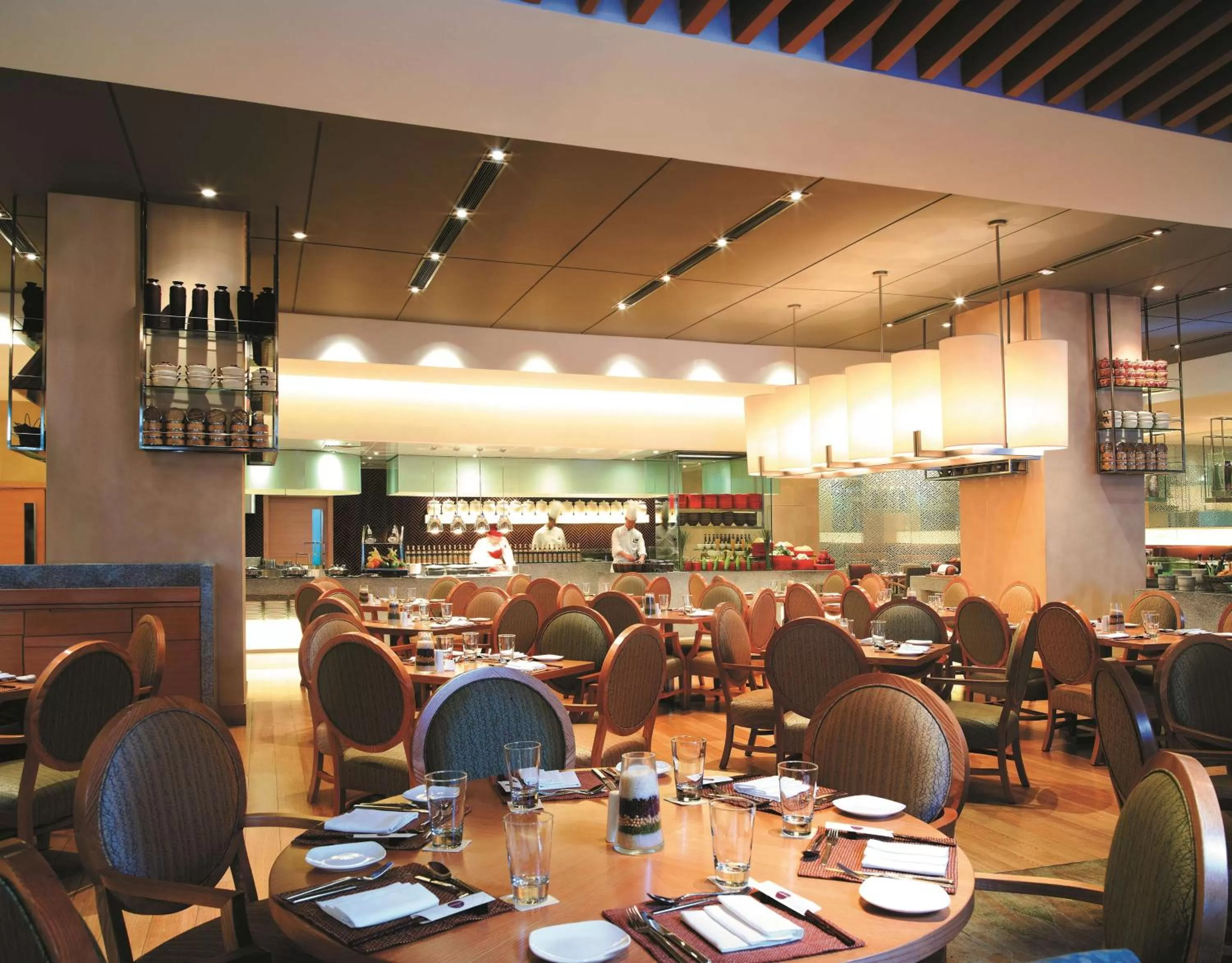 Restaurant/places to eat in Shangri-La Dalian