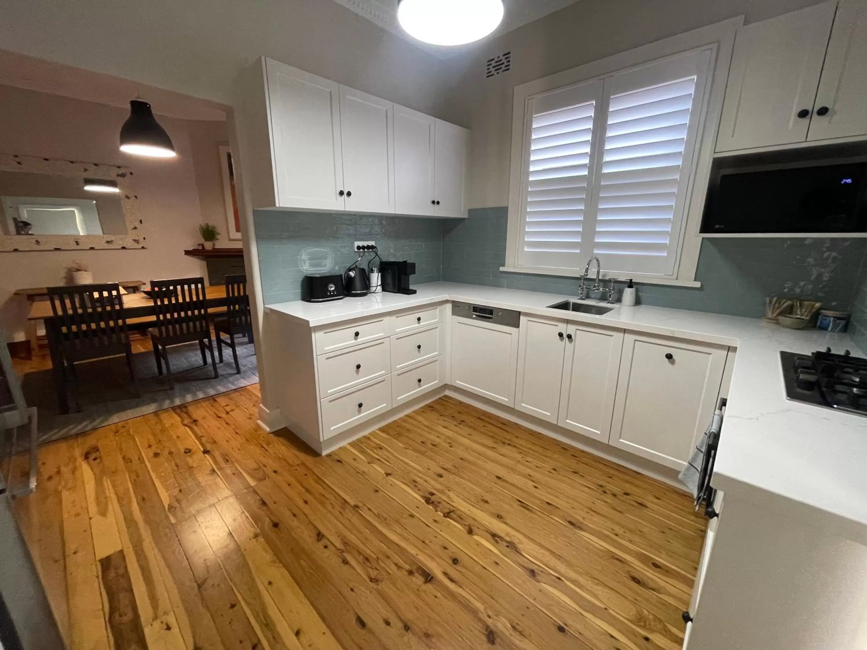 Kitchen or kitchenette in Astor Hotel Motel