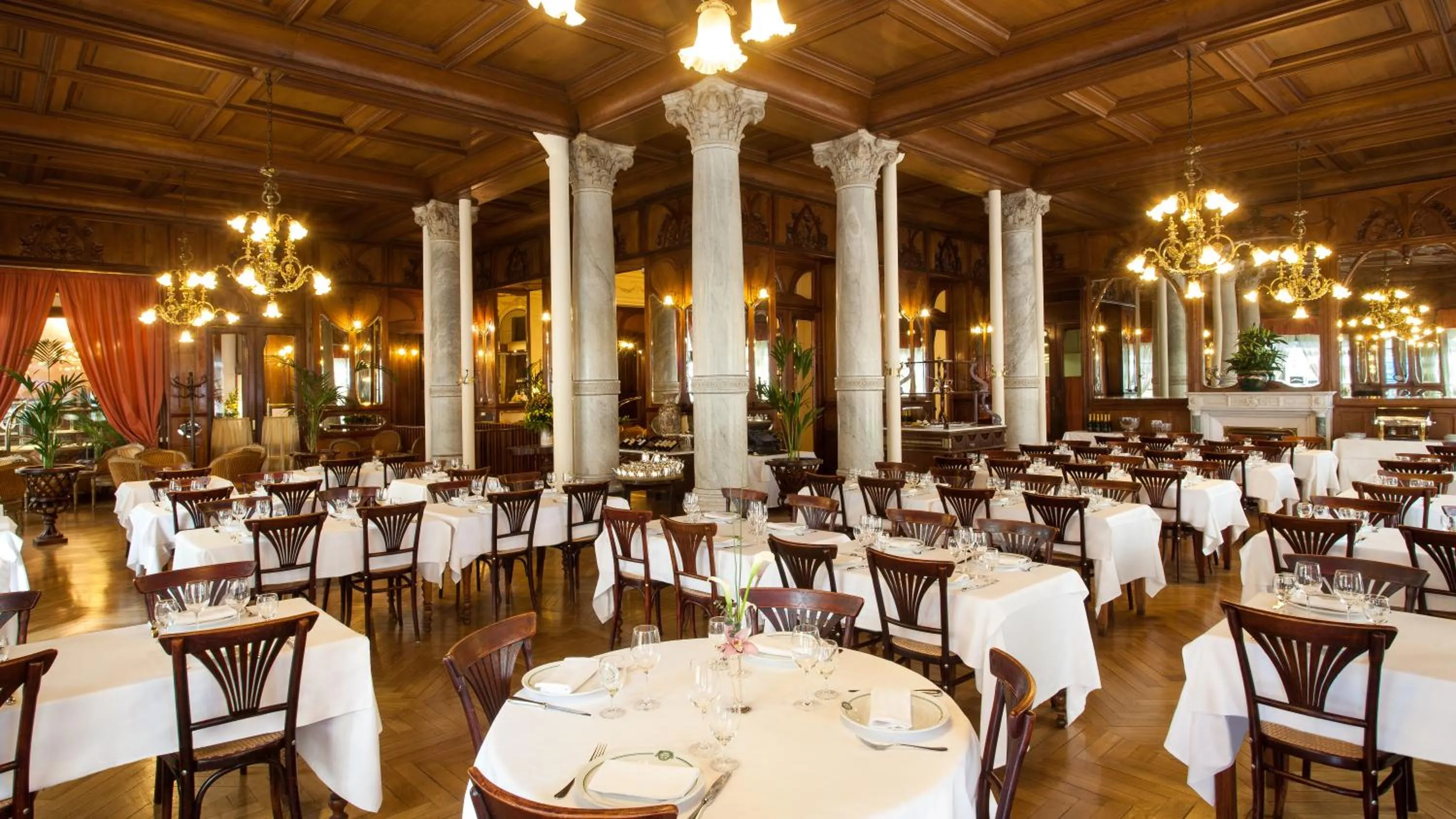 Restaurant/places to eat in Grand Hôtel Moderne