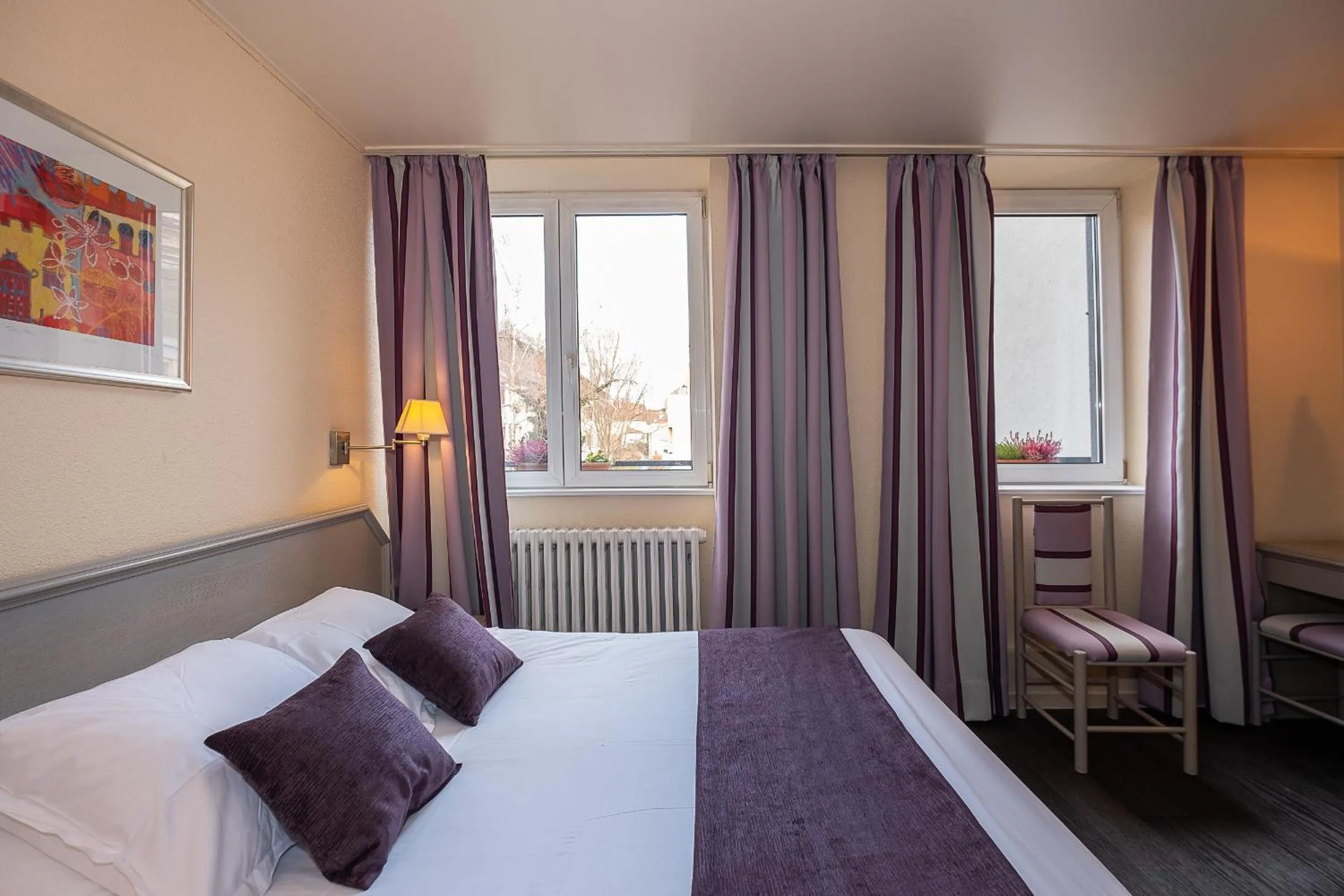 Bed in The Originals City Hotel de l Ange Guebwiller