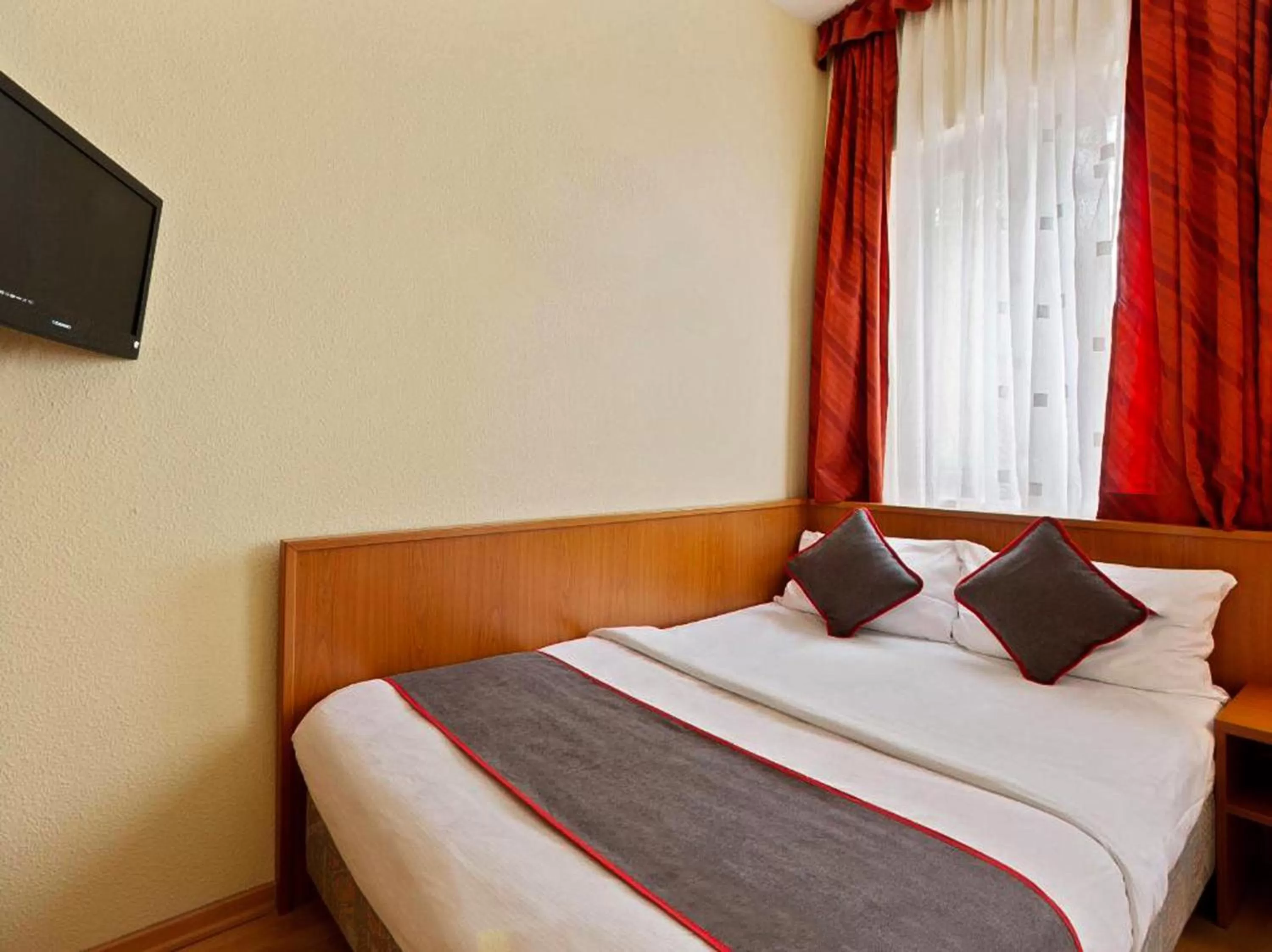 Bedroom, Bed in Hotel Bohemia