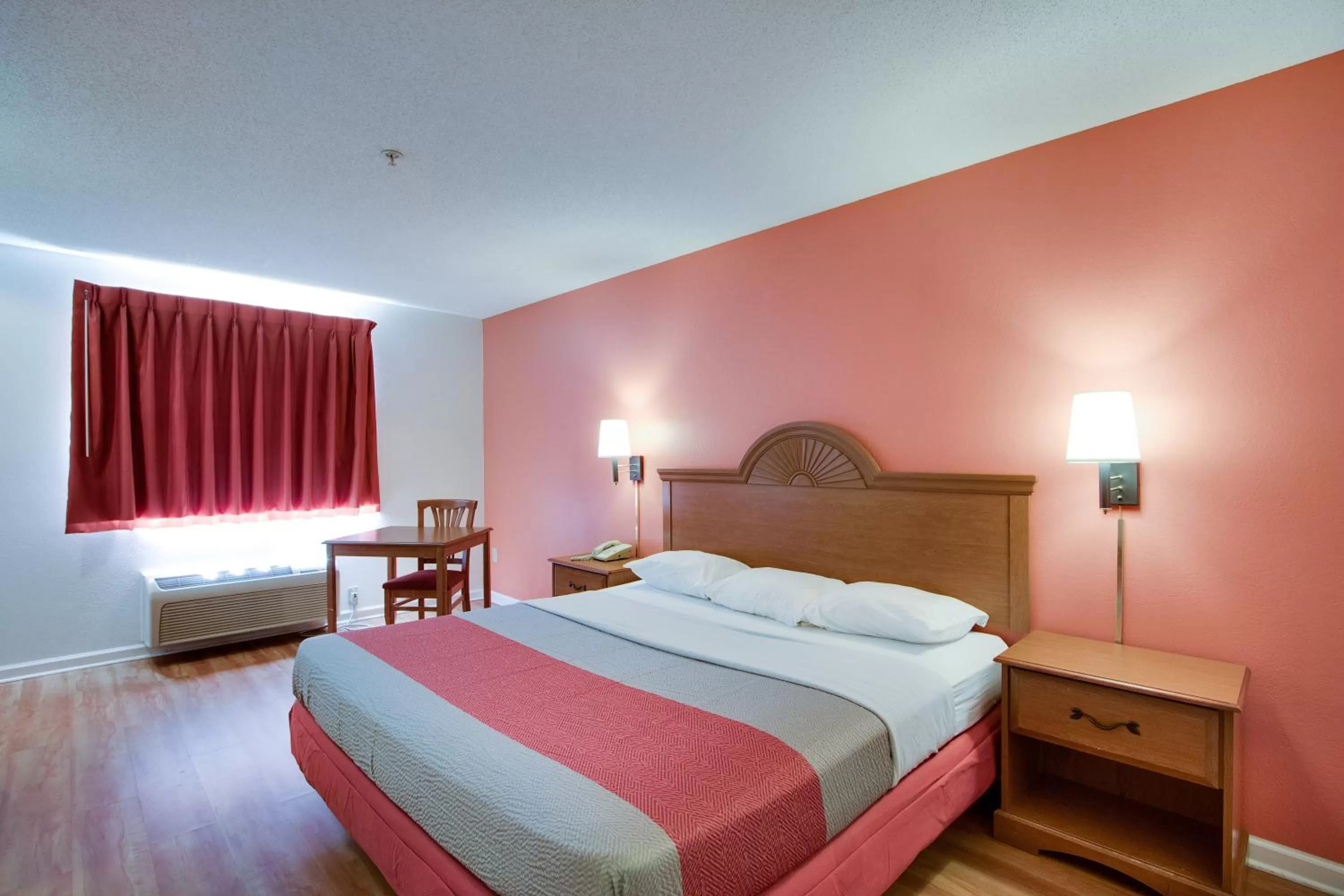 Bedroom, Bed in Motel 6-Hinesville, GA