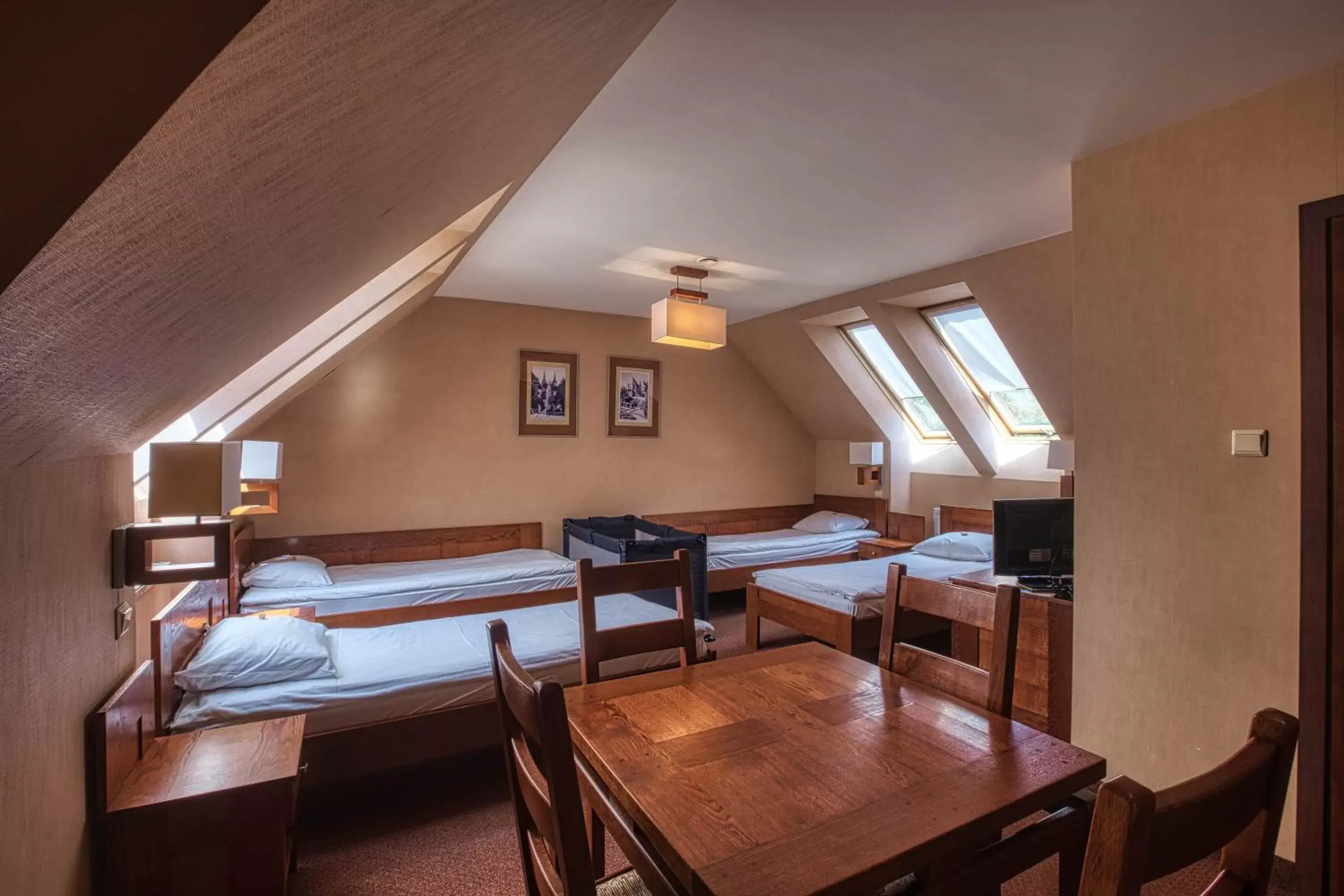 Quadruple Room in Dom Oliwski Quadruple Room in Dom Oliwski