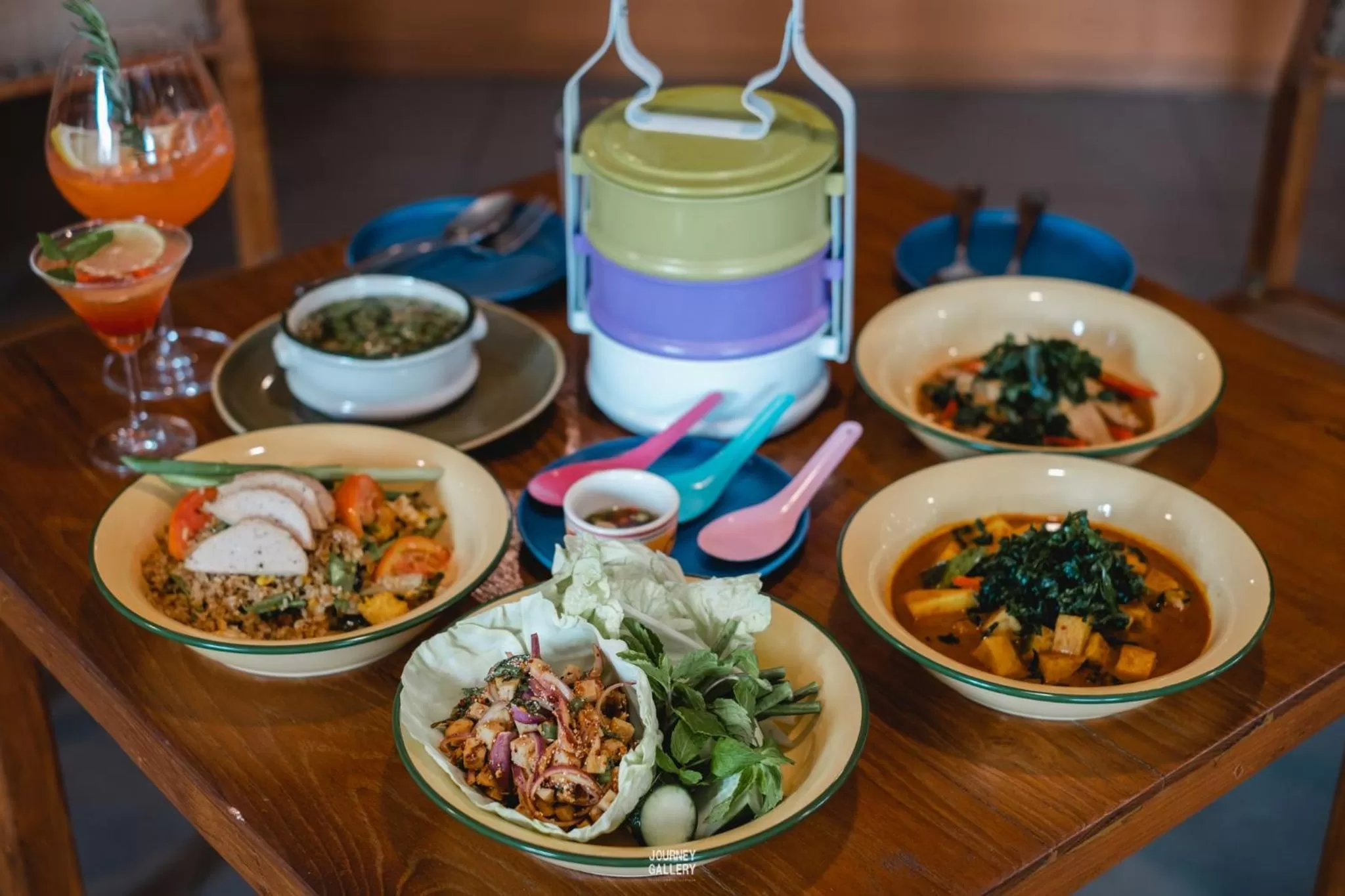 Food and drinks in Cmor Nimman by Recall Hotels